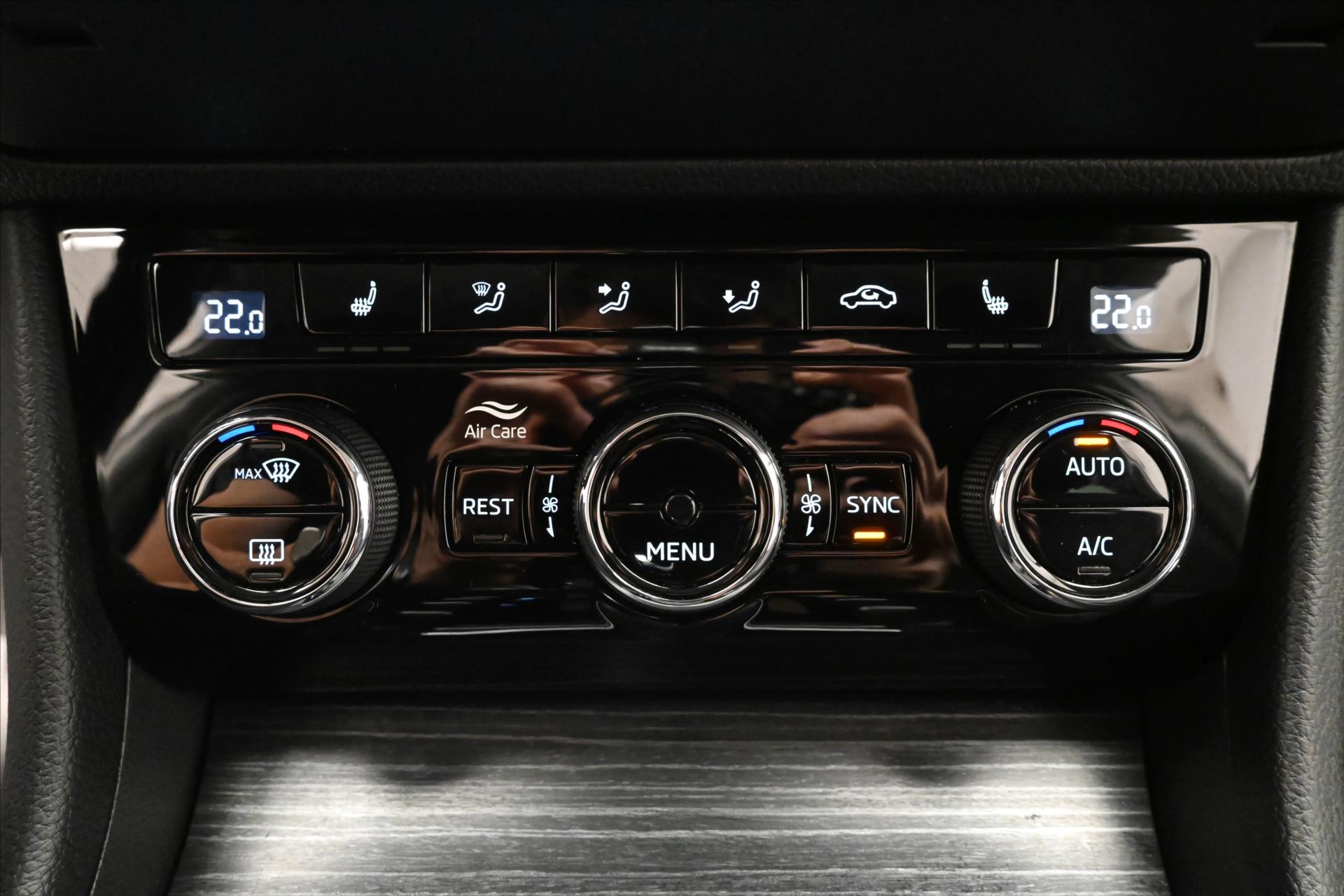 Hlavní fotografie vozu Škoda Superb 2,0 TDI 110kW DSG Style Záruka až 5 let (22)