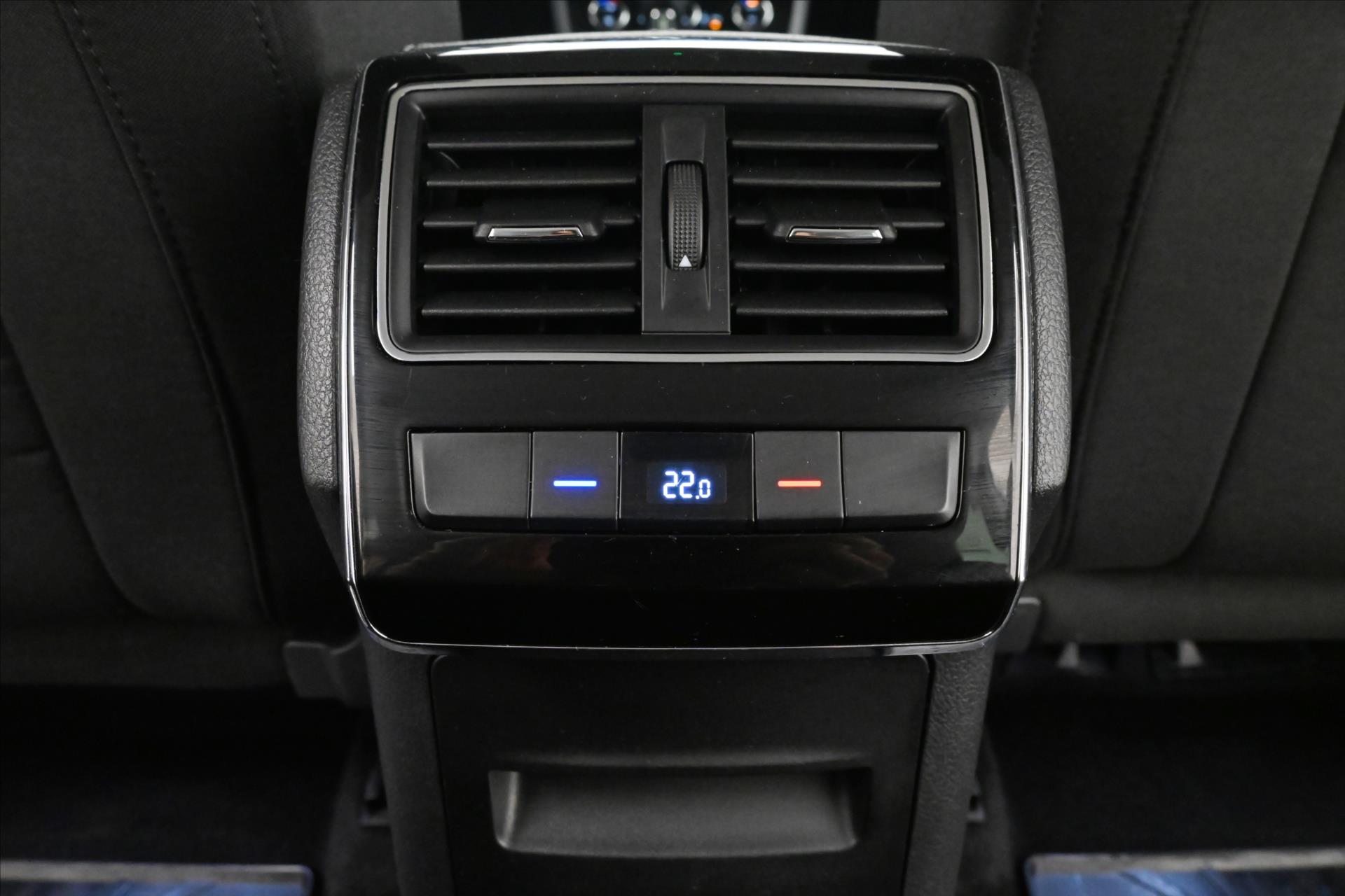 Hlavní fotografie vozu Škoda Superb 2,0 TDI 110kW DSG Style Záruka až 5 let (23)