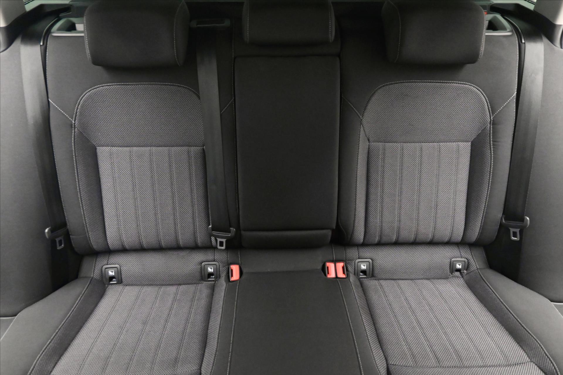 Hlavní fotografie vozu Škoda Superb 2,0 TDI 110kW DSG Style Záruka až 5 let (30)