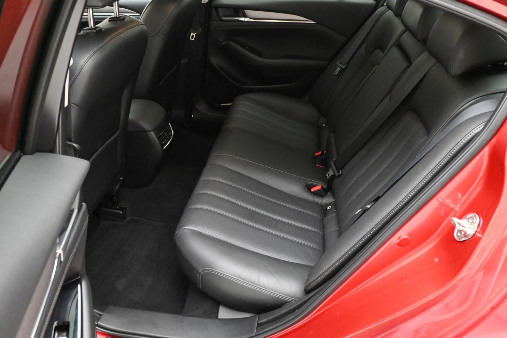 Hlavní fotografie vozu Mazda 6 2,0 SkyActiv-G 121 kW Záruka až 5 let (15)