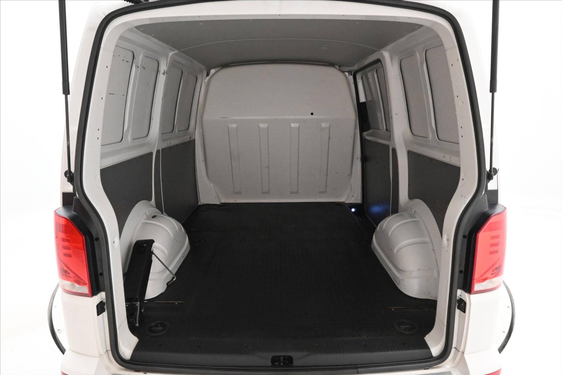 Hlavní fotografie vozu Volkswagen Transporter 2,0 TDI 110 kW DSG Záruka až 5 let (11)