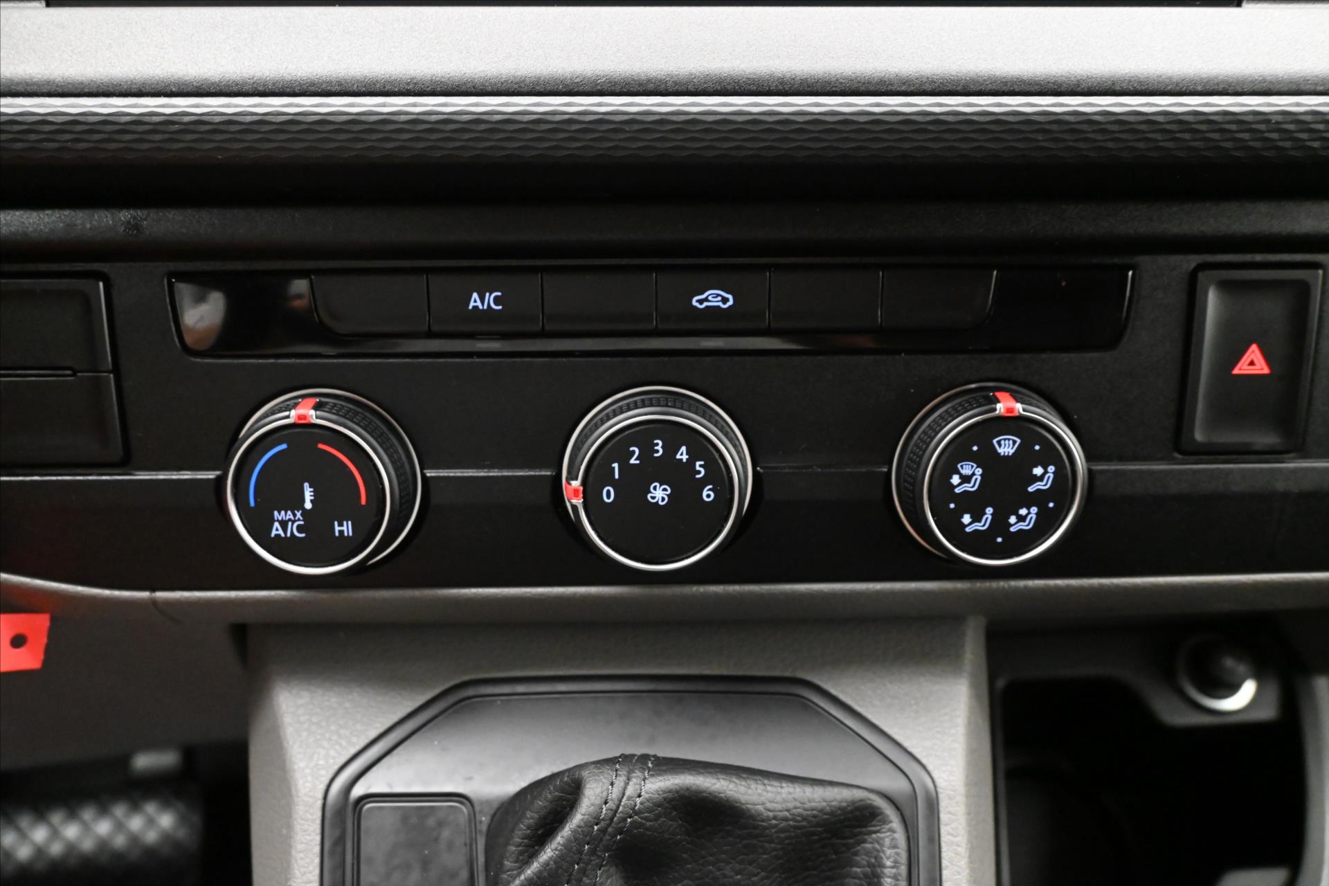 Hlavní fotografie vozu Volkswagen Transporter 2,0 TDI 110 kW DSG Záruka až 5 let (21)