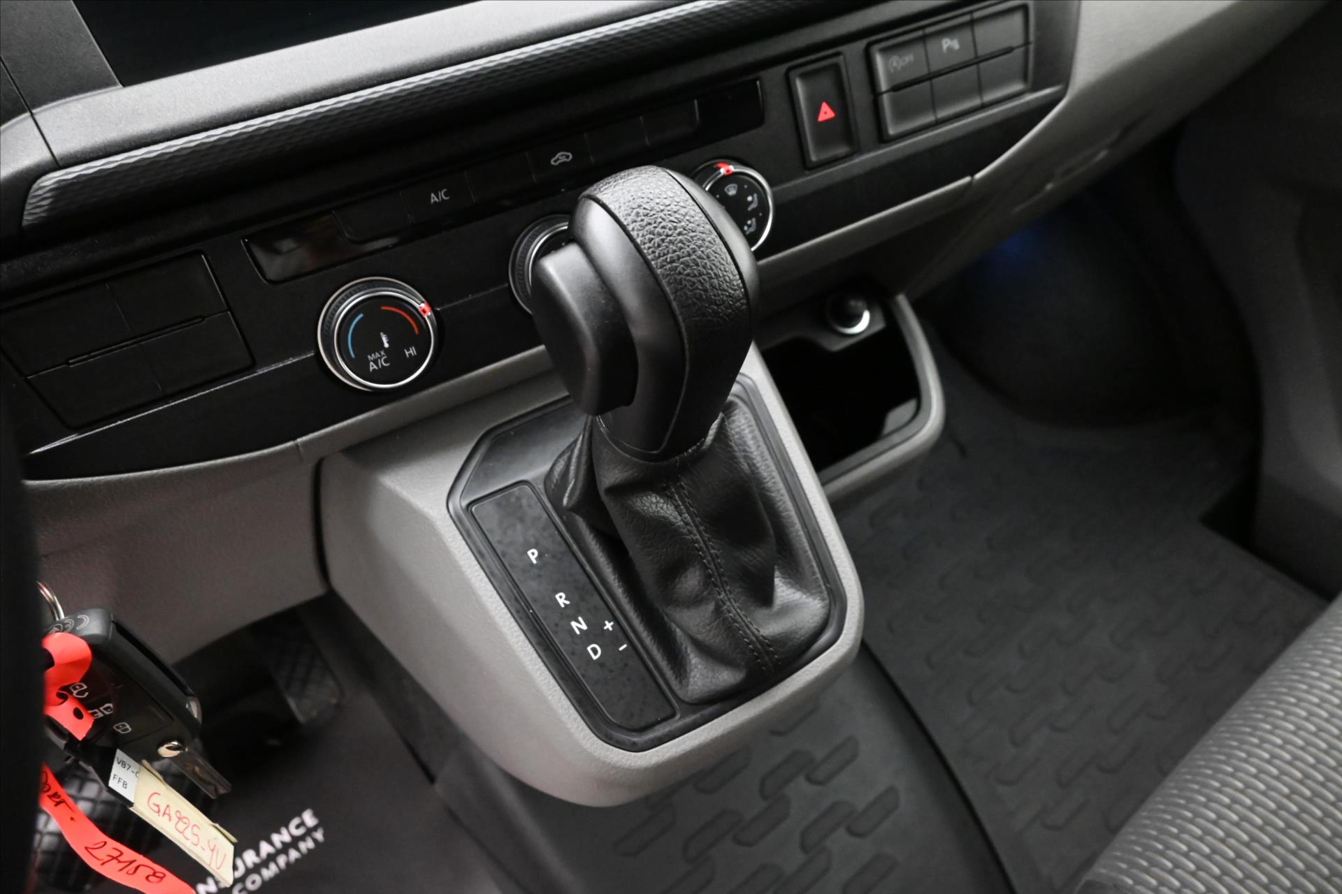 Hlavní fotografie vozu Volkswagen Transporter 2,0 TDI 110 kW DSG Záruka až 5 let (22)