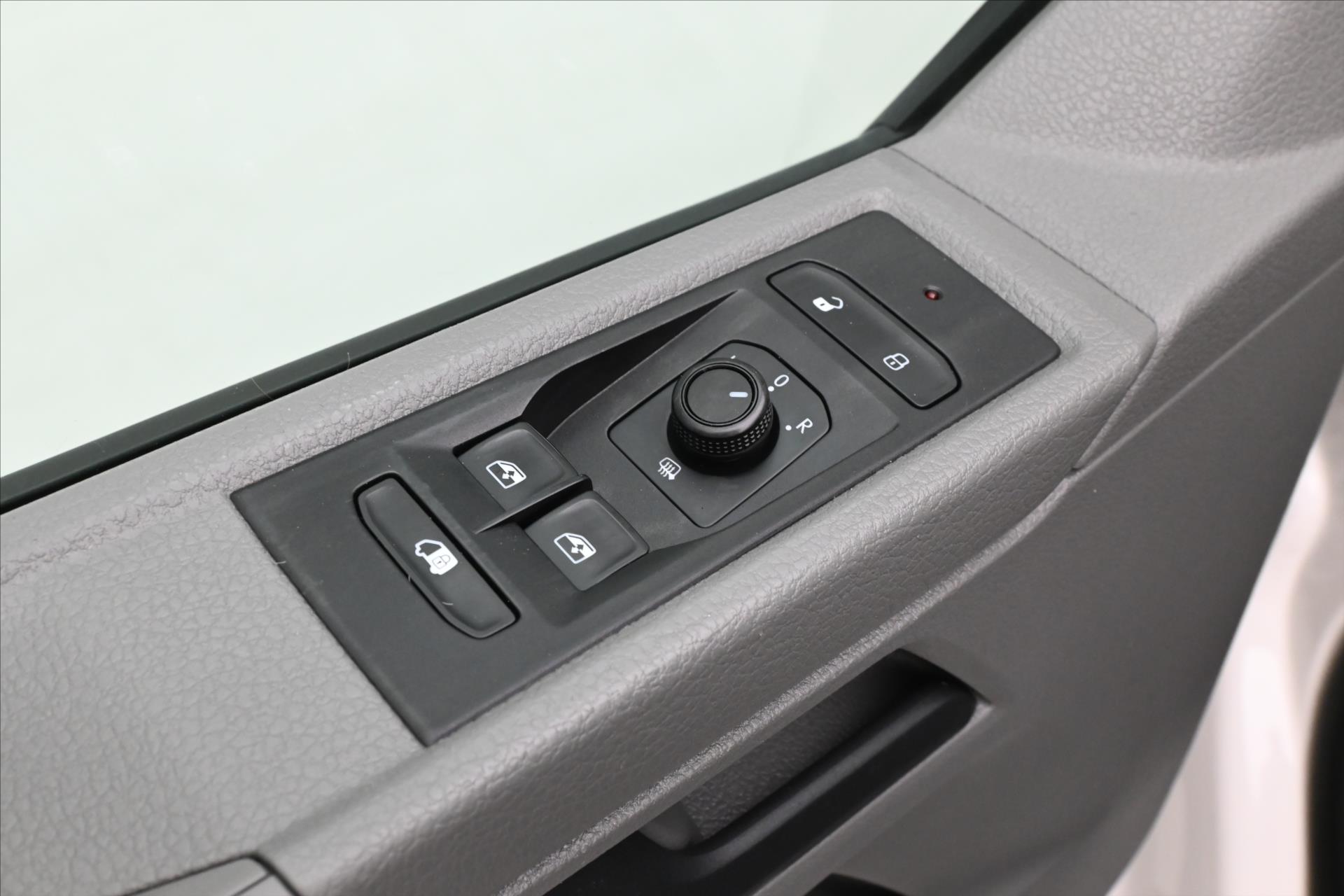 Hlavní fotografie vozu Volkswagen Transporter 2,0 TDI 110 kW DSG Záruka až 5 let (25)