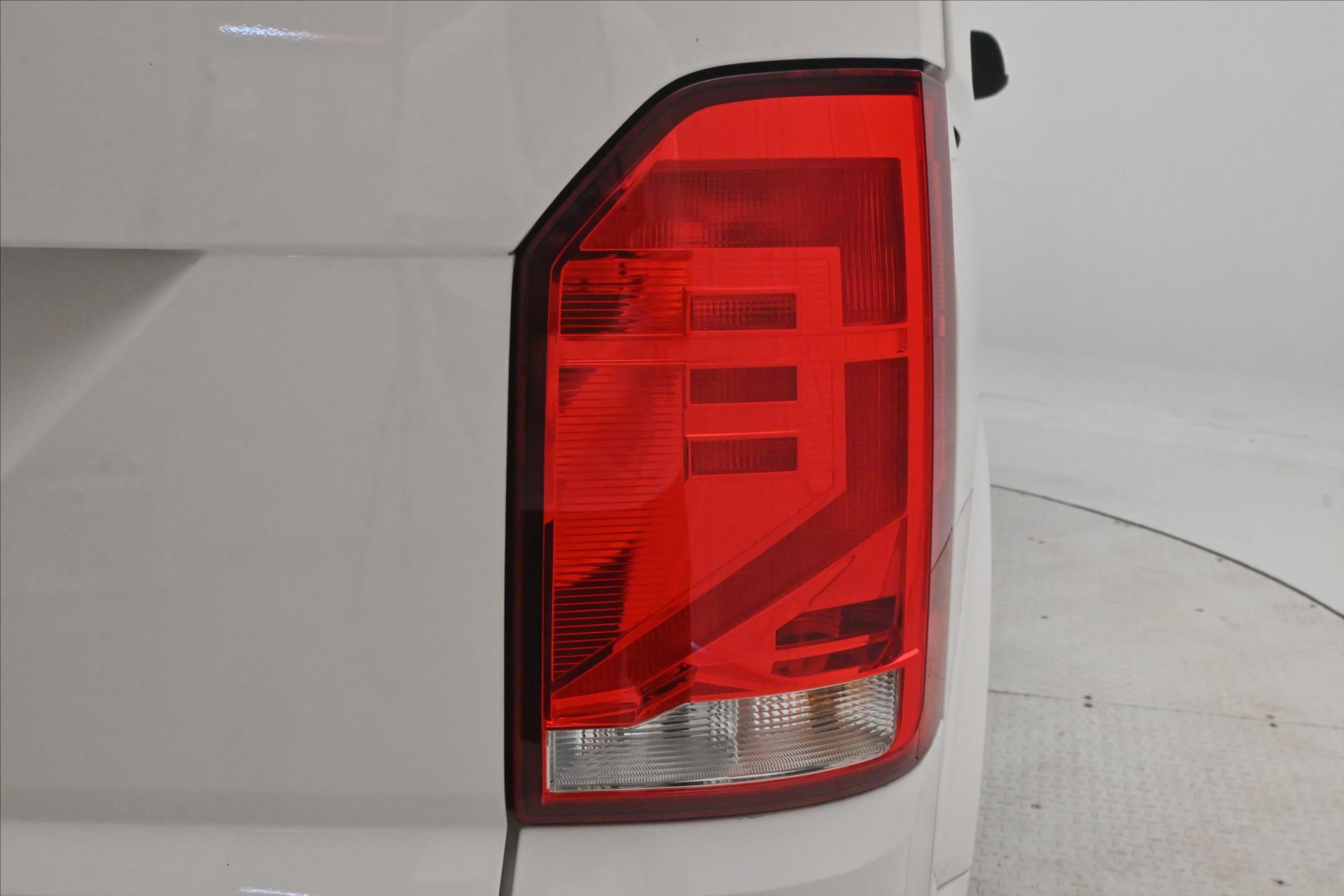 Hlavní fotografie vozu Volkswagen Transporter 2,0 TDI 110 kW DSG Záruka až 5 let (29)