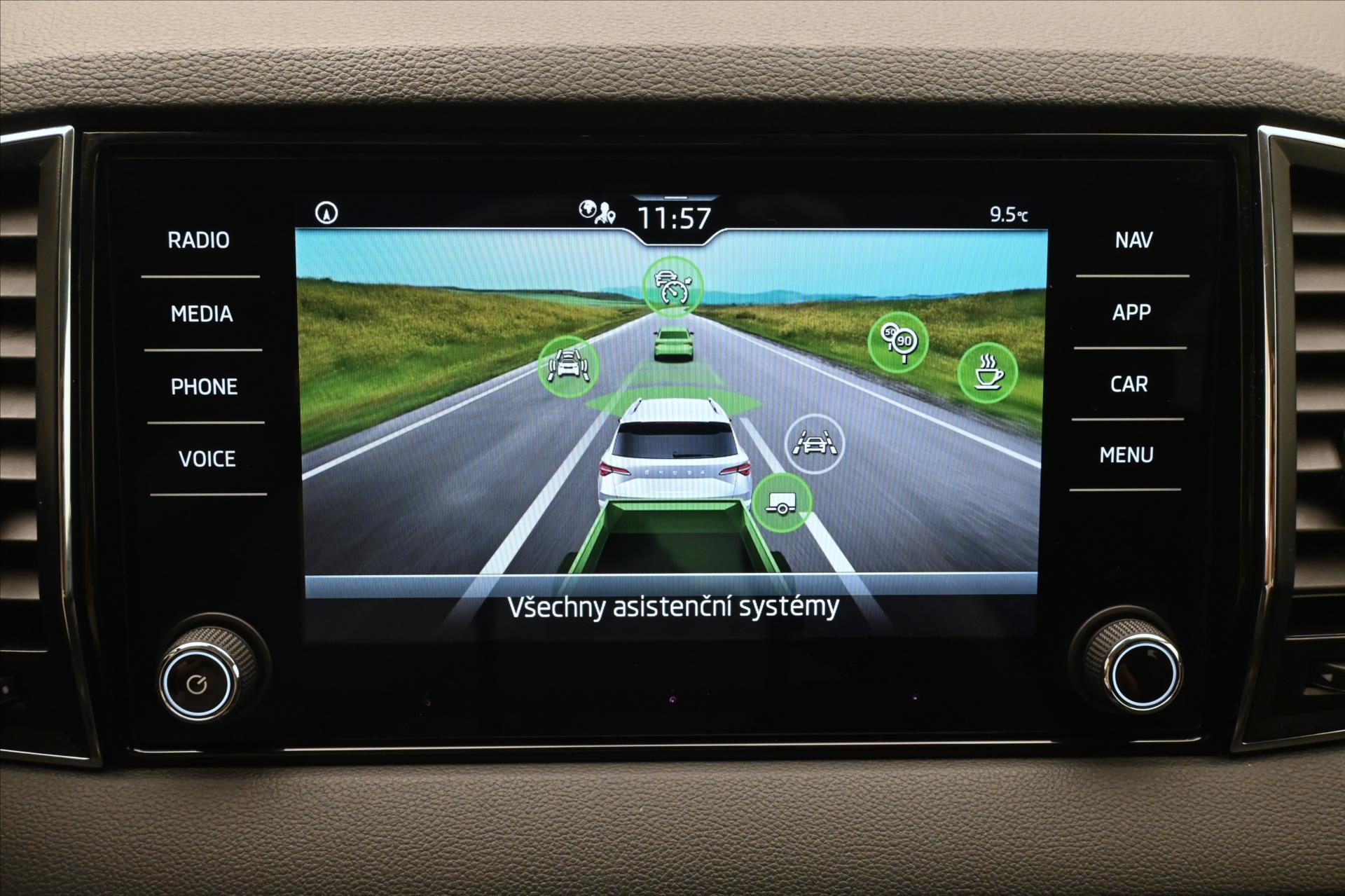 Main photo of the car Skoda Karoq 2.0 TDI 110 kW DSG 4X4 TOUR Warranty up to 5 years (20)