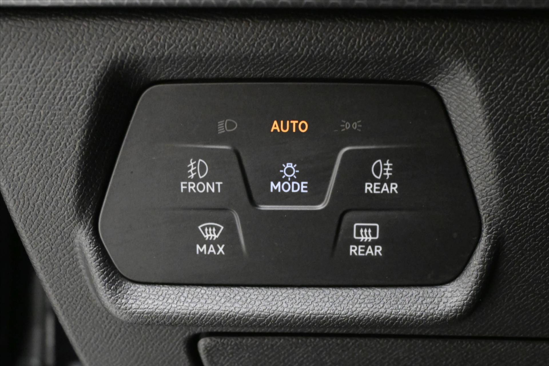 Hlavní fotografie vozu Seat Leon 2,0 TDI 110kW DSG STYLE Záruka až 5 let (27)
