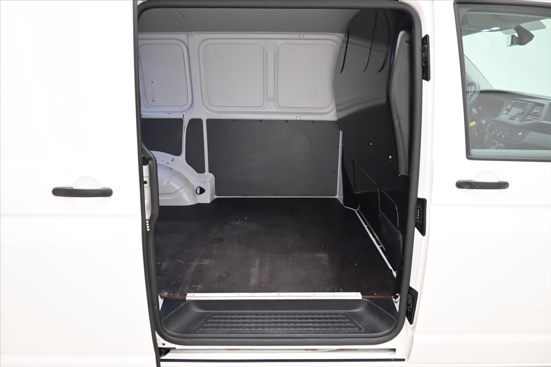 Hlavní fotografie vozu Volkswagen Transporter 2,0 TDI 81kW KLIMATempomat Záruka až 5 let (11)