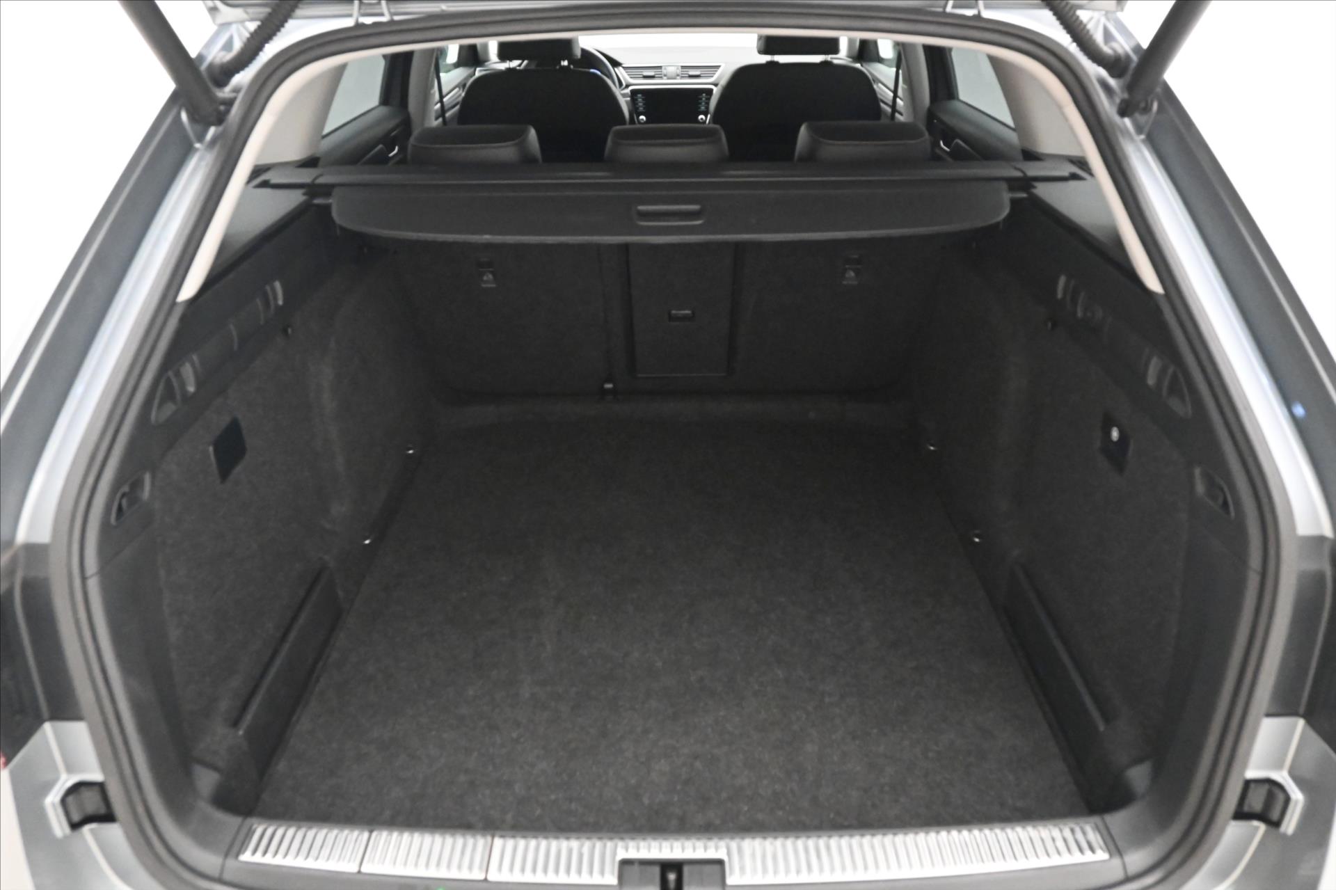 Hlavní fotografie vozu Škoda Superb 2,0 TDI 110 kW DSG Style Záruka až 5 let (11)