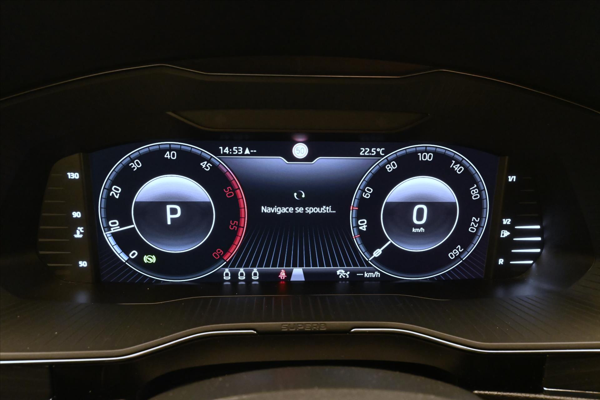 Hlavní fotografie vozu Škoda Superb 2,0 TDI 110 kW DSG Style Záruka až 5 let (17)