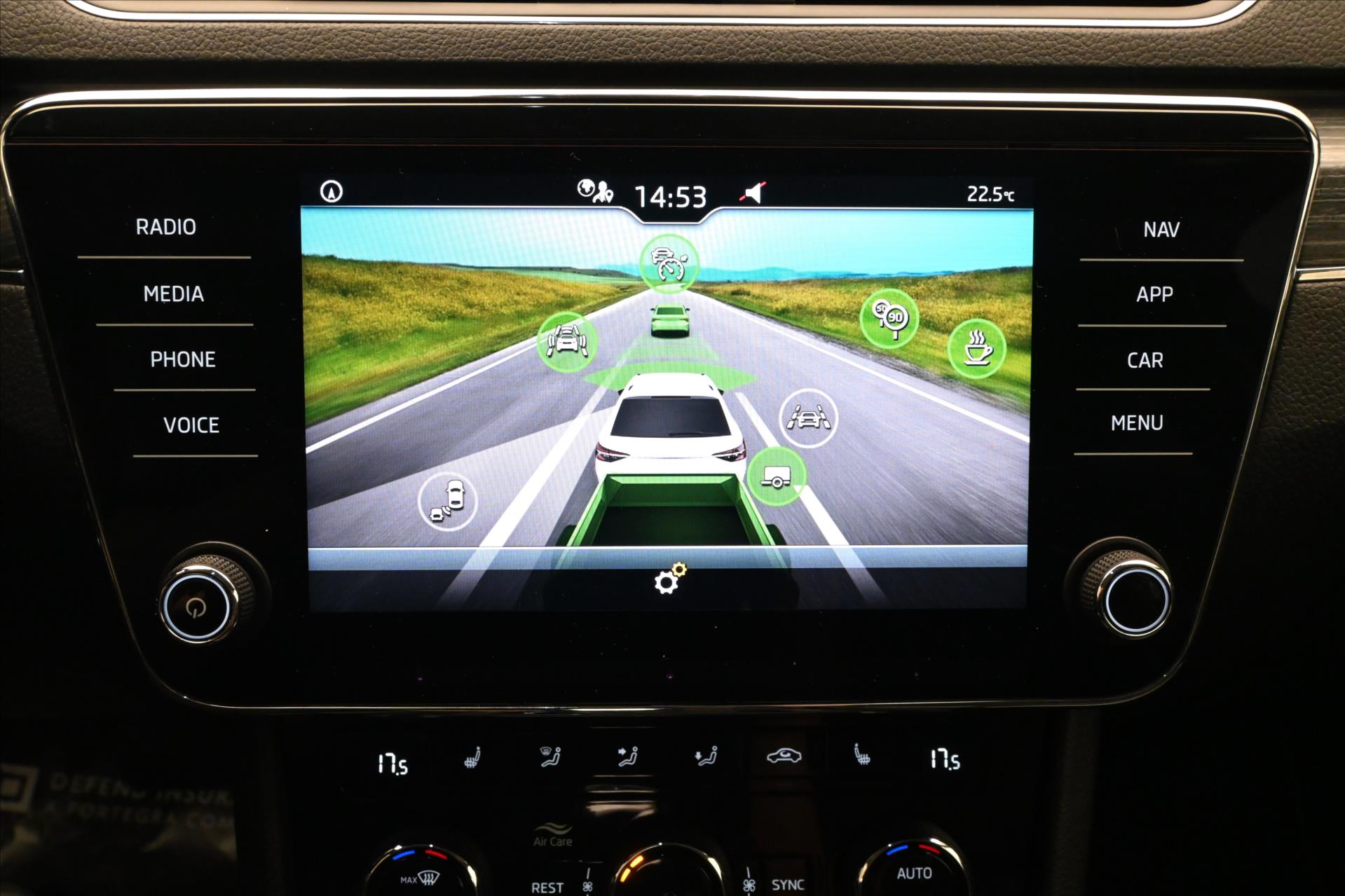 Hlavní fotografie vozu Škoda Superb 2,0 TDI 110 kW DSG Style Záruka až 5 let (20)