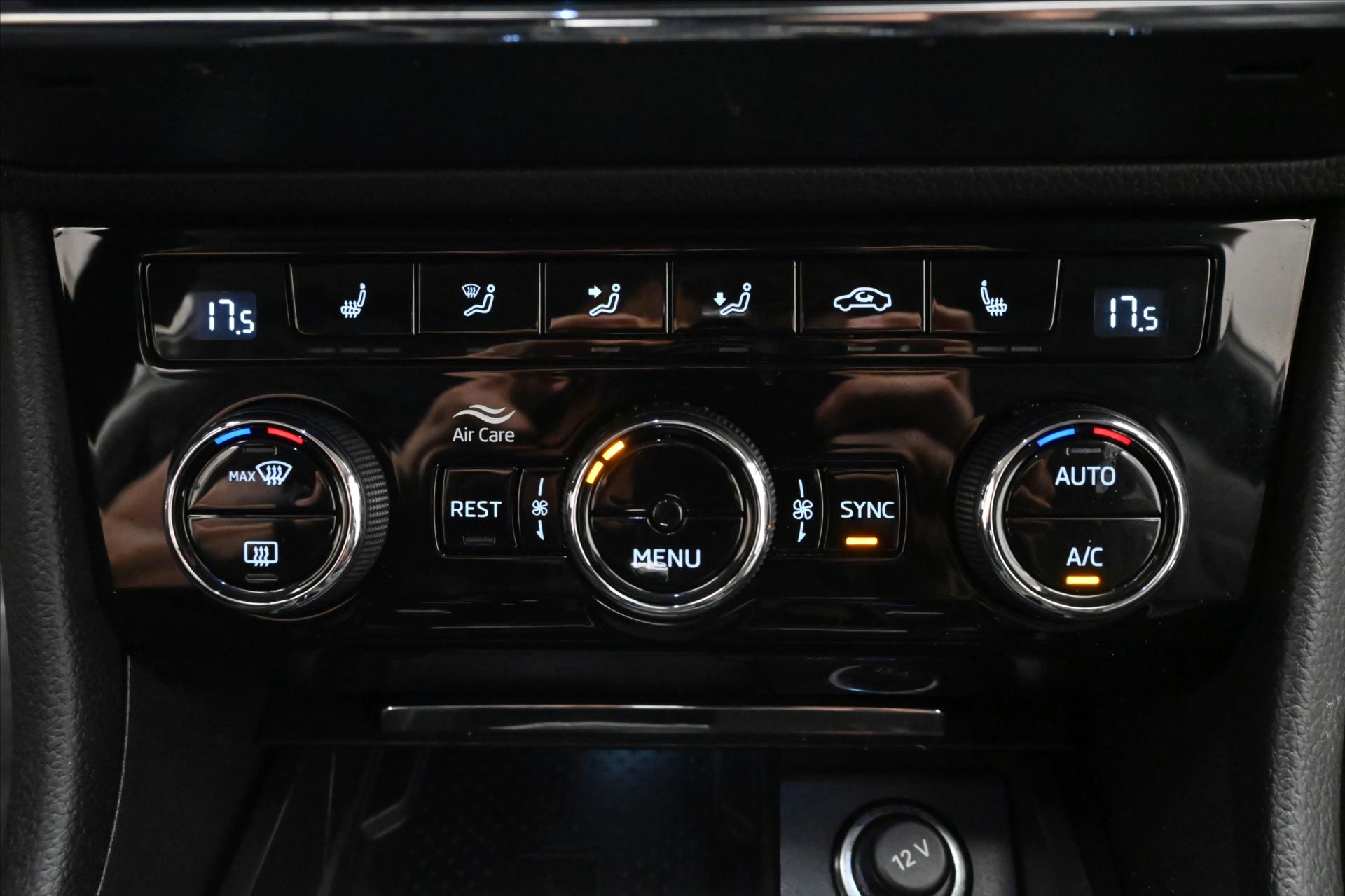 Hlavní fotografie vozu Škoda Superb 2,0 TDI 110 kW DSG Style Záruka až 5 let (22)