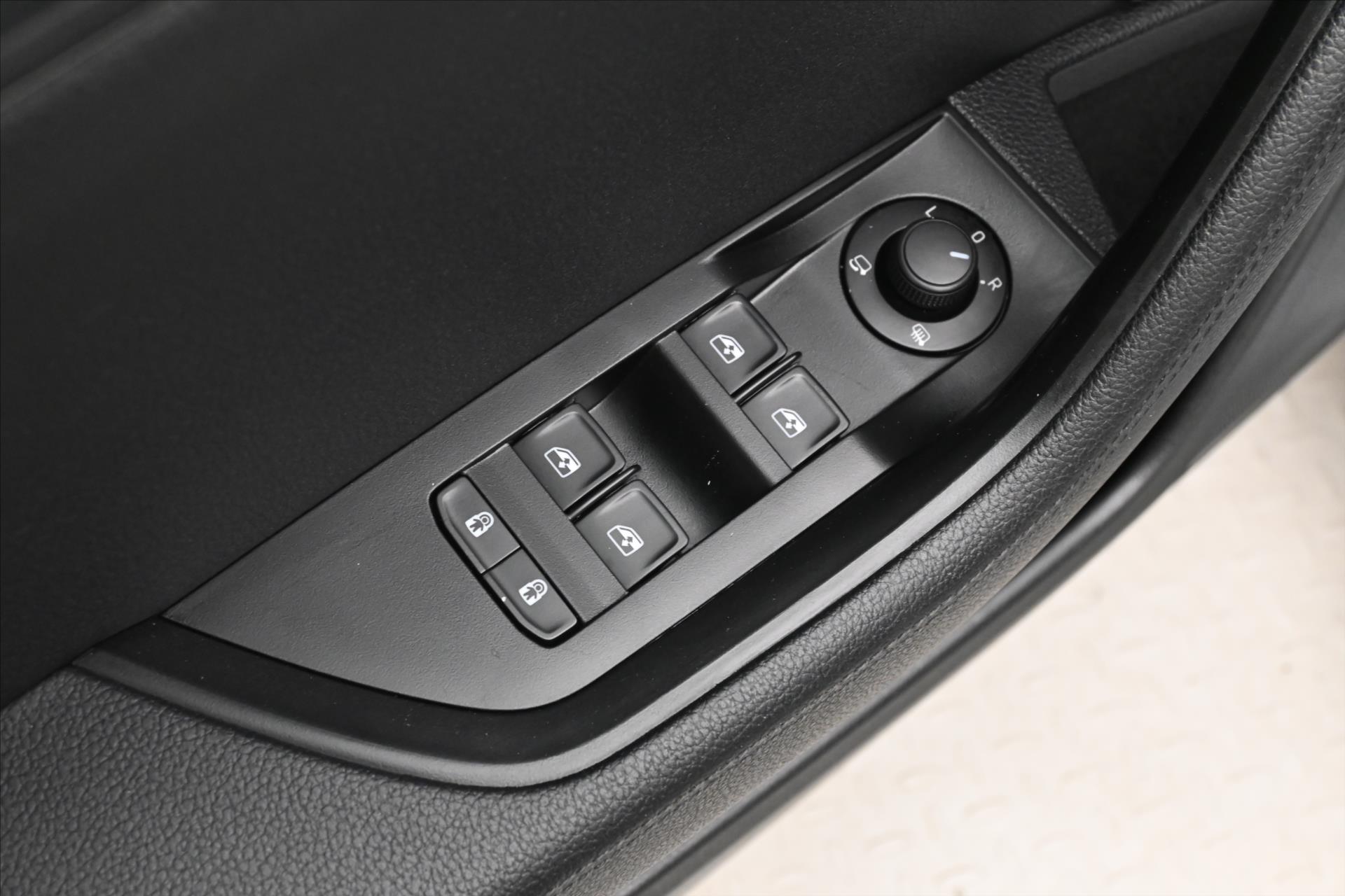 Hlavní fotografie vozu Škoda Superb 2,0 TDI 110 kW DSG Style Záruka až 5 let (27)
