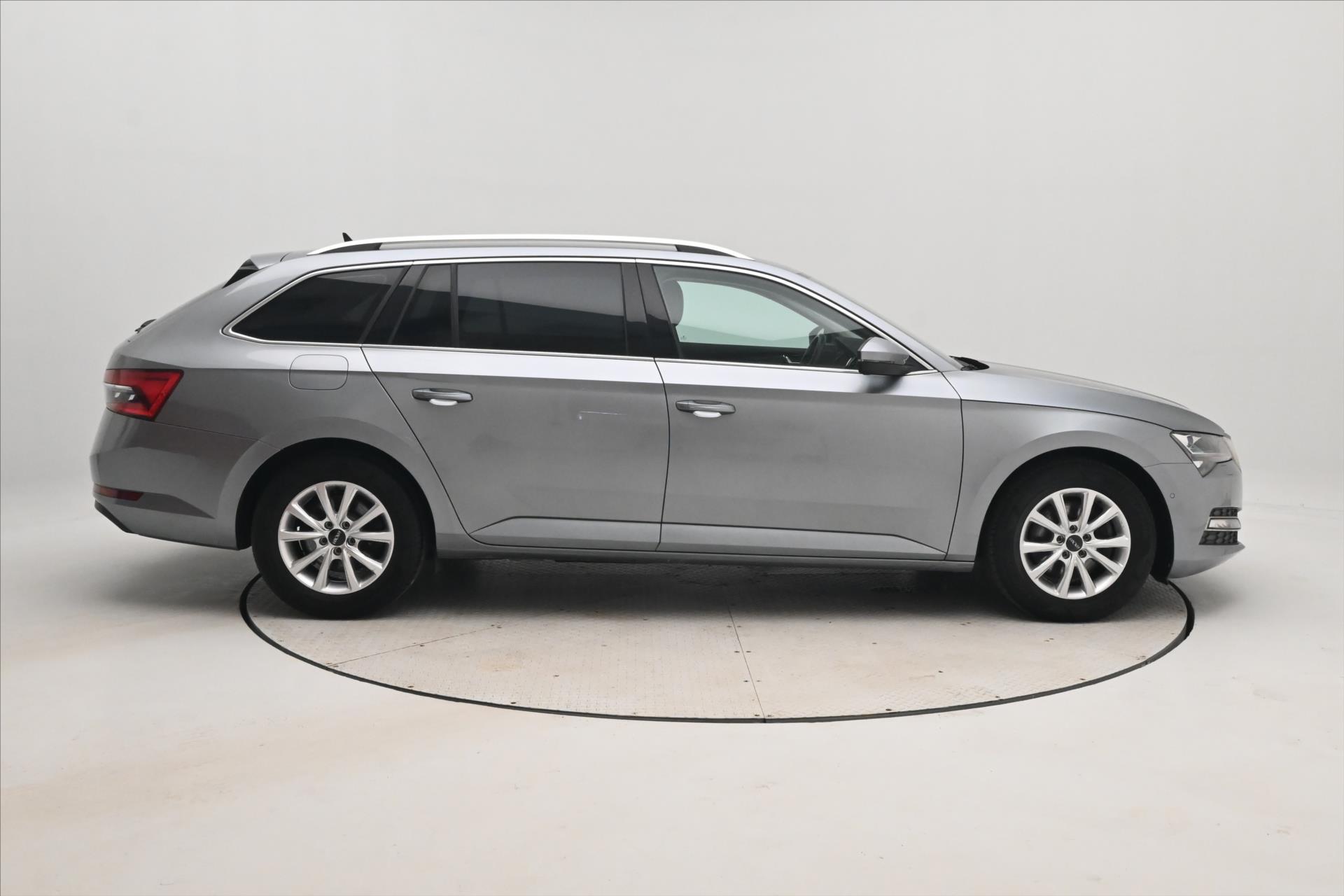 Hlavní fotografie vozu Škoda Superb 2,0 TDI 110 kW DSG Style Záruka až 5 let (5)