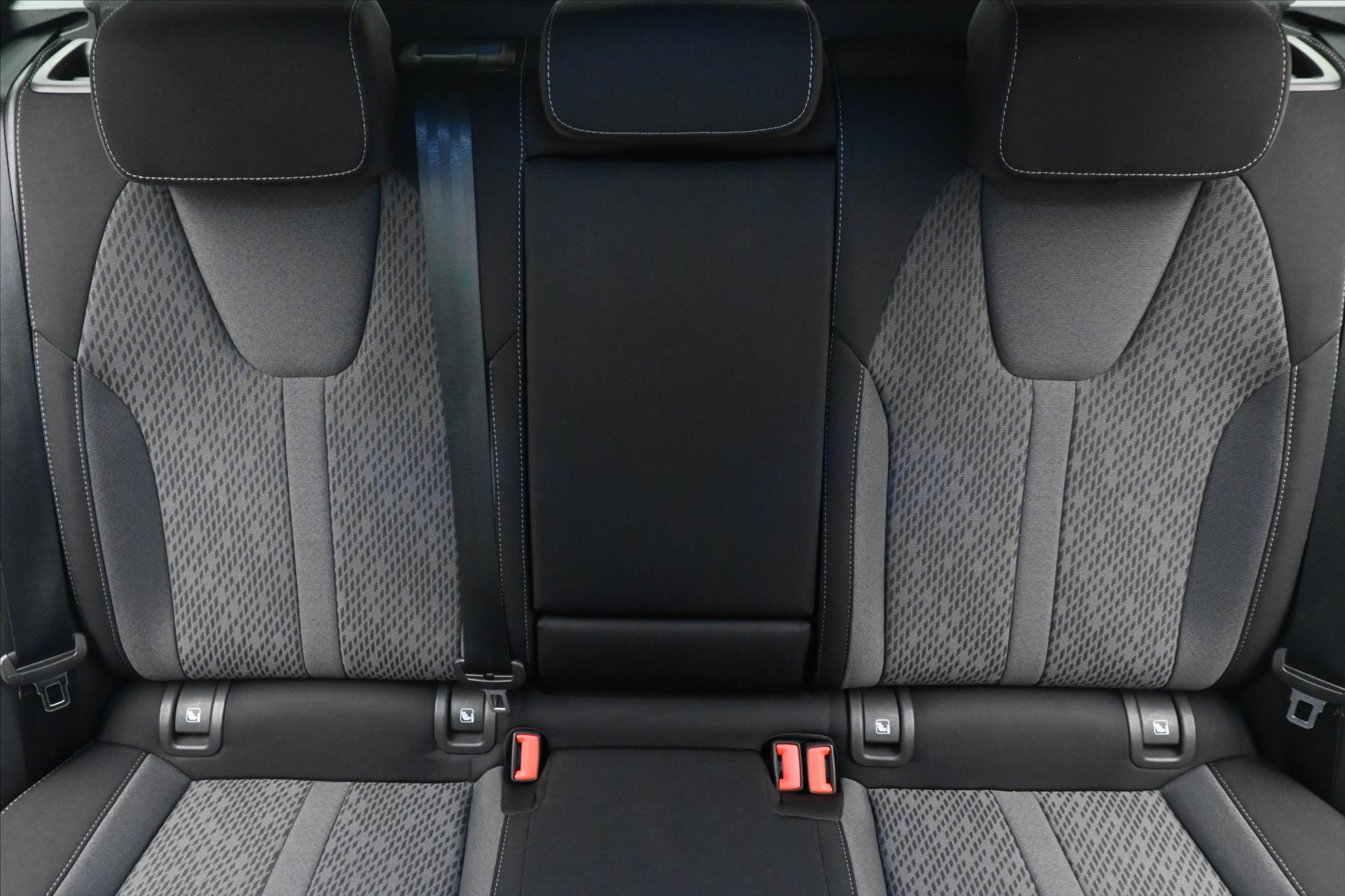 Hlavní fotografie vozu Škoda Octavia 2,0 TDI 110kW DSG Záruka až 5 let (29)