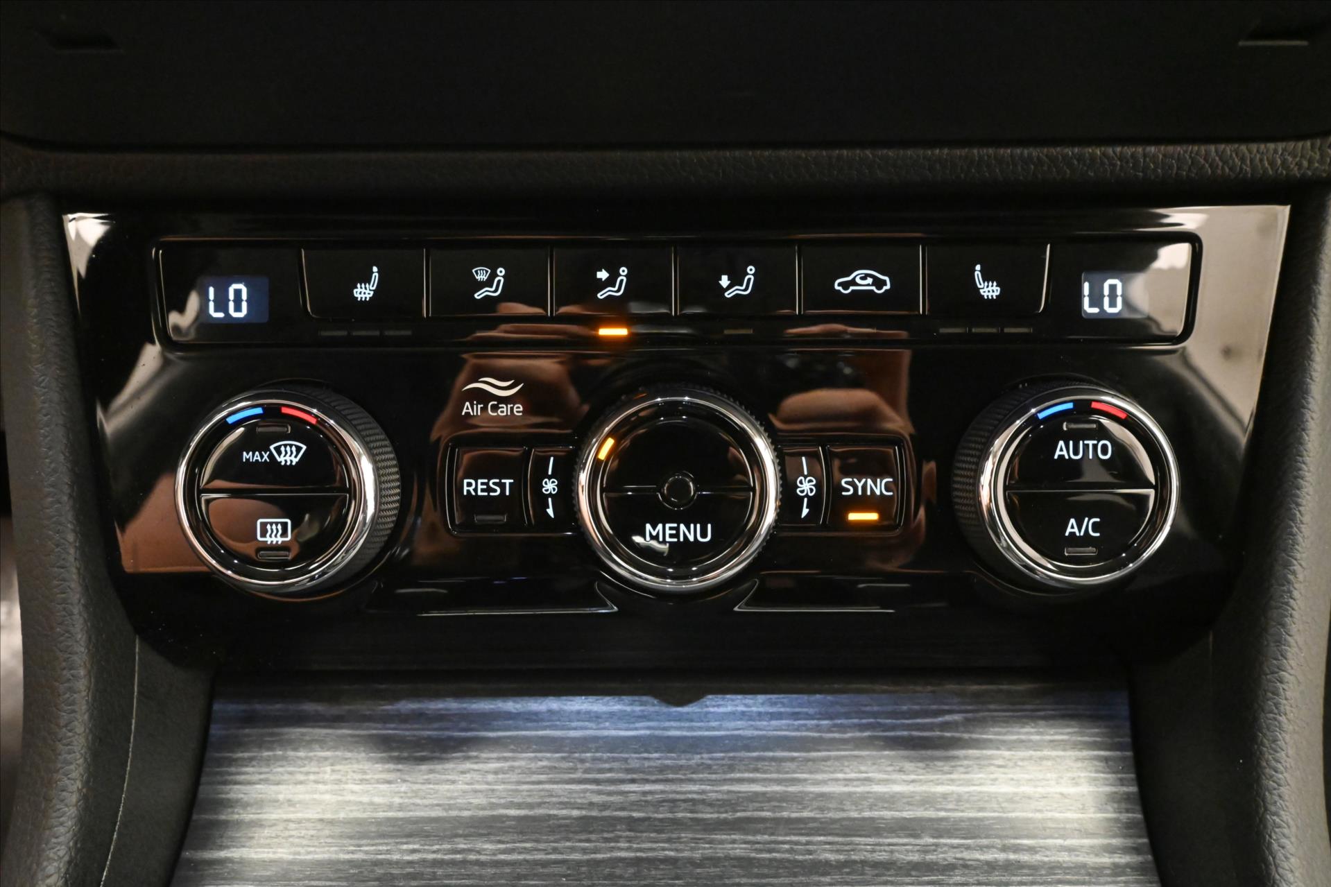 Hlavní fotografie vozu Škoda Superb 2,0 TDI 110kW DSG Style Záruka až 5 let (22)