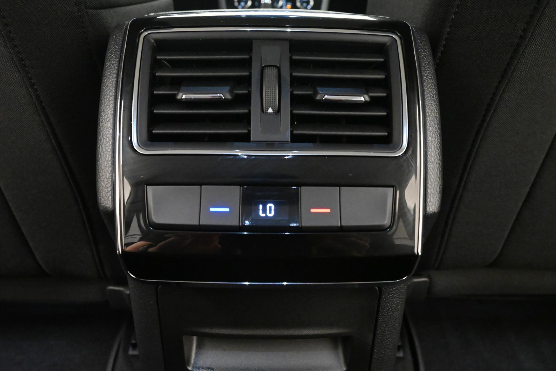 Hlavní fotografie vozu Škoda Superb 2,0 TDI 110kW DSG Style Záruka až 5 let (23)