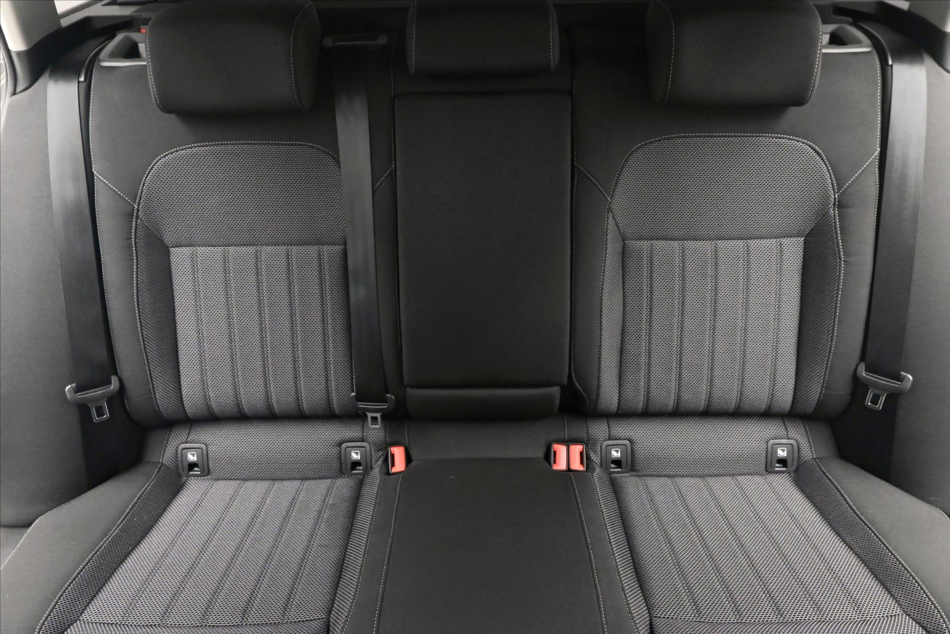Hlavní fotografie vozu Škoda Superb 2,0 TDI 110kW DSG Style Záruka až 5 let (29)