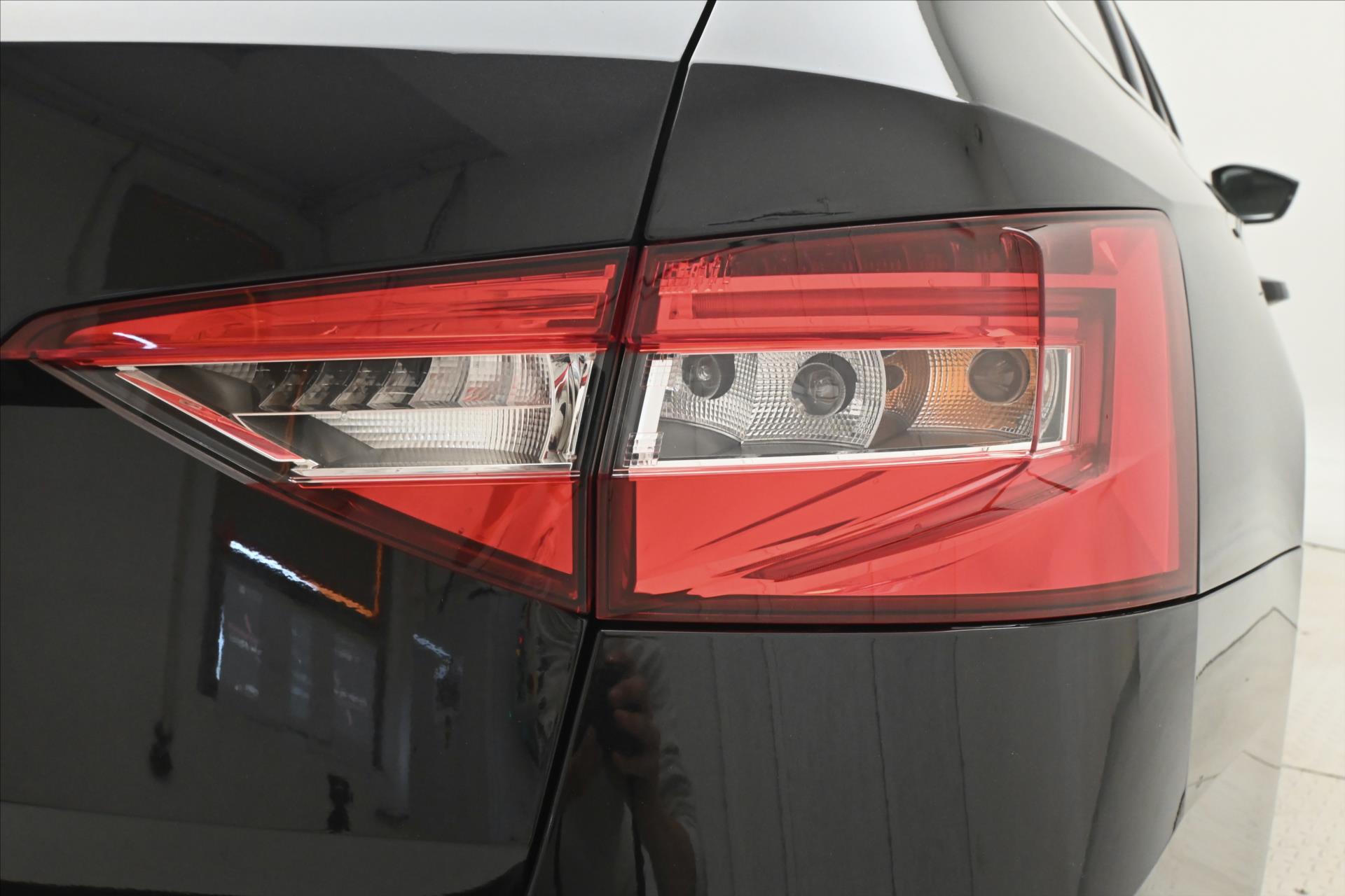 Hlavní fotografie vozu Škoda Superb 2,0 TDI 110kW DSG Style Záruka až 5 let (32)