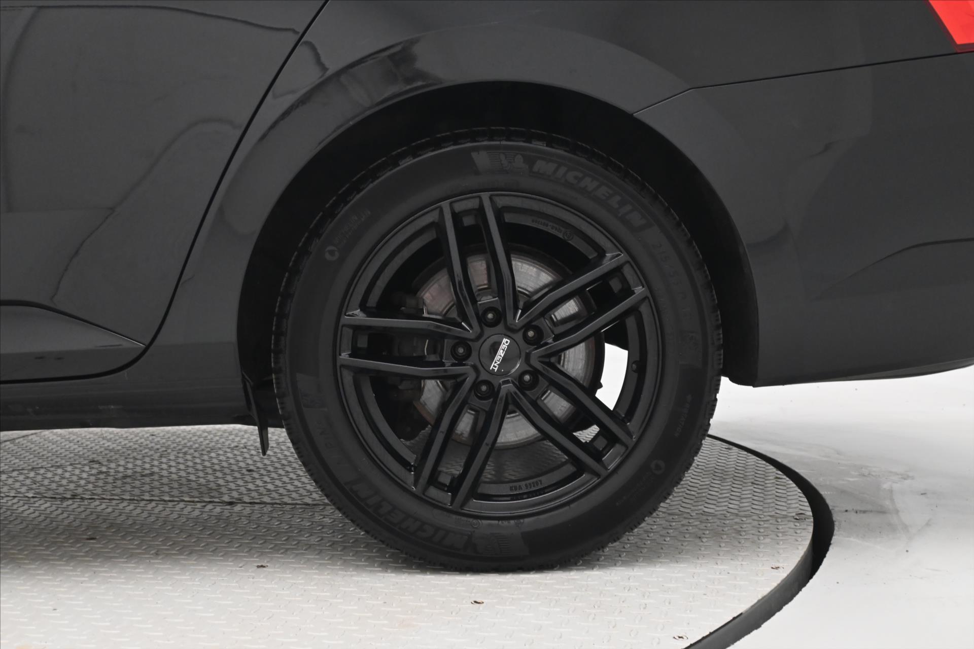 Hlavní fotografie vozu Škoda Superb 2,0 TDI 110kW DSG Style Záruka až 5 let (33)