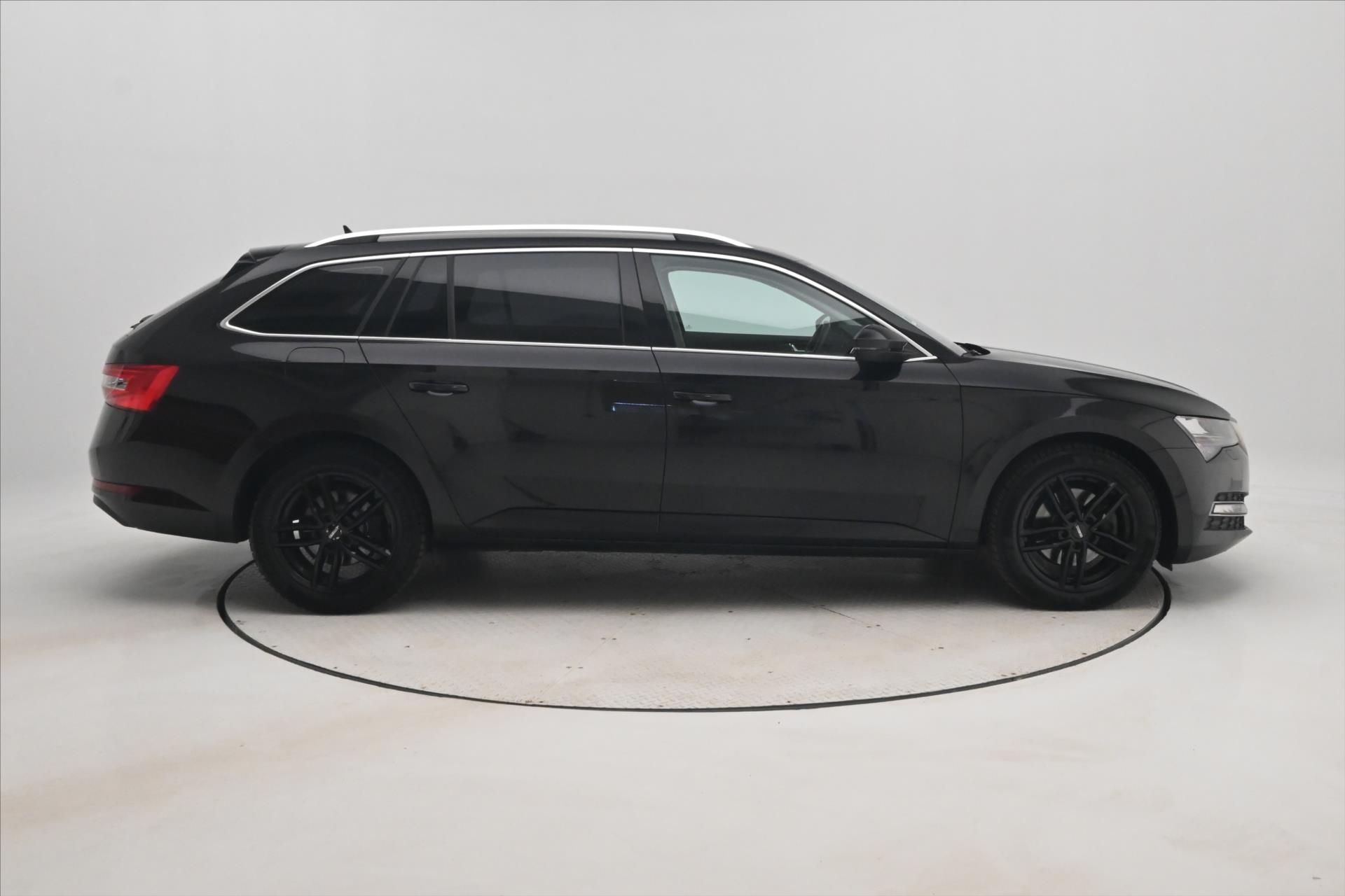 Hlavní fotografie vozu Škoda Superb 2,0 TDI 110kW DSG Style Záruka až 5 let (5)