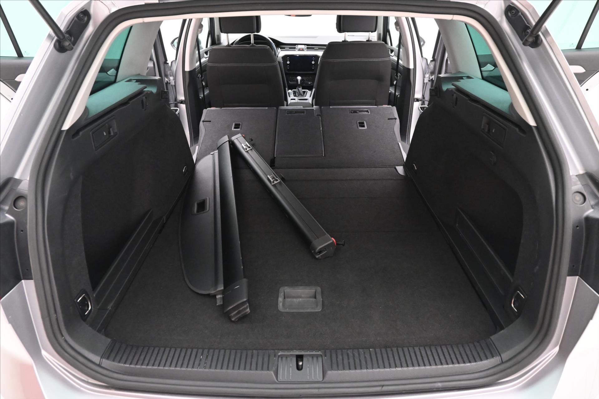 Hlavní fotografie vozu Volkswagen Passat 2,0 TDI 110kW DSG Business Záruka až 5 let (12)