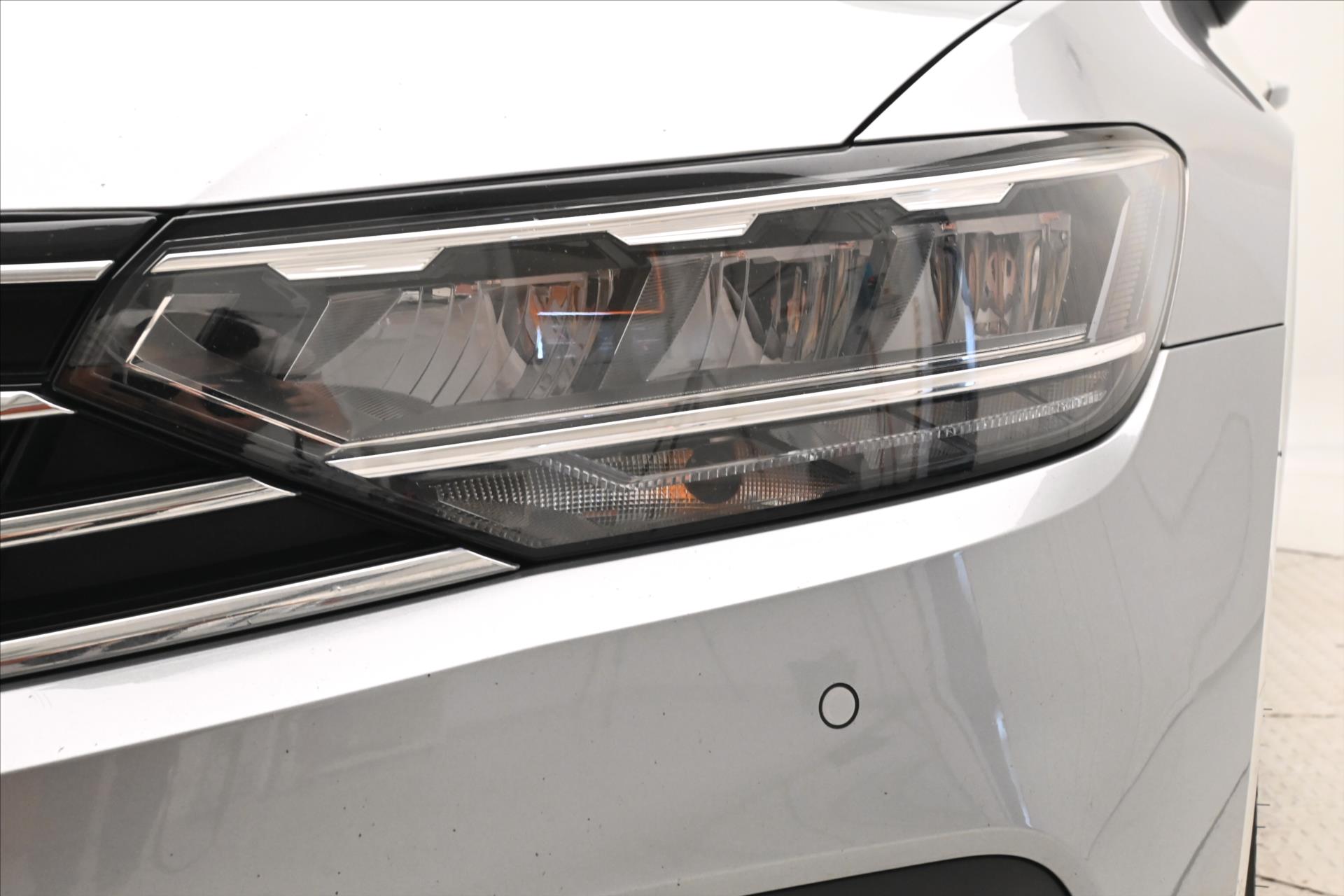Hlavní fotografie vozu Volkswagen Passat 2,0 TDI 110kW DSG Business Záruka až 5 let (31)