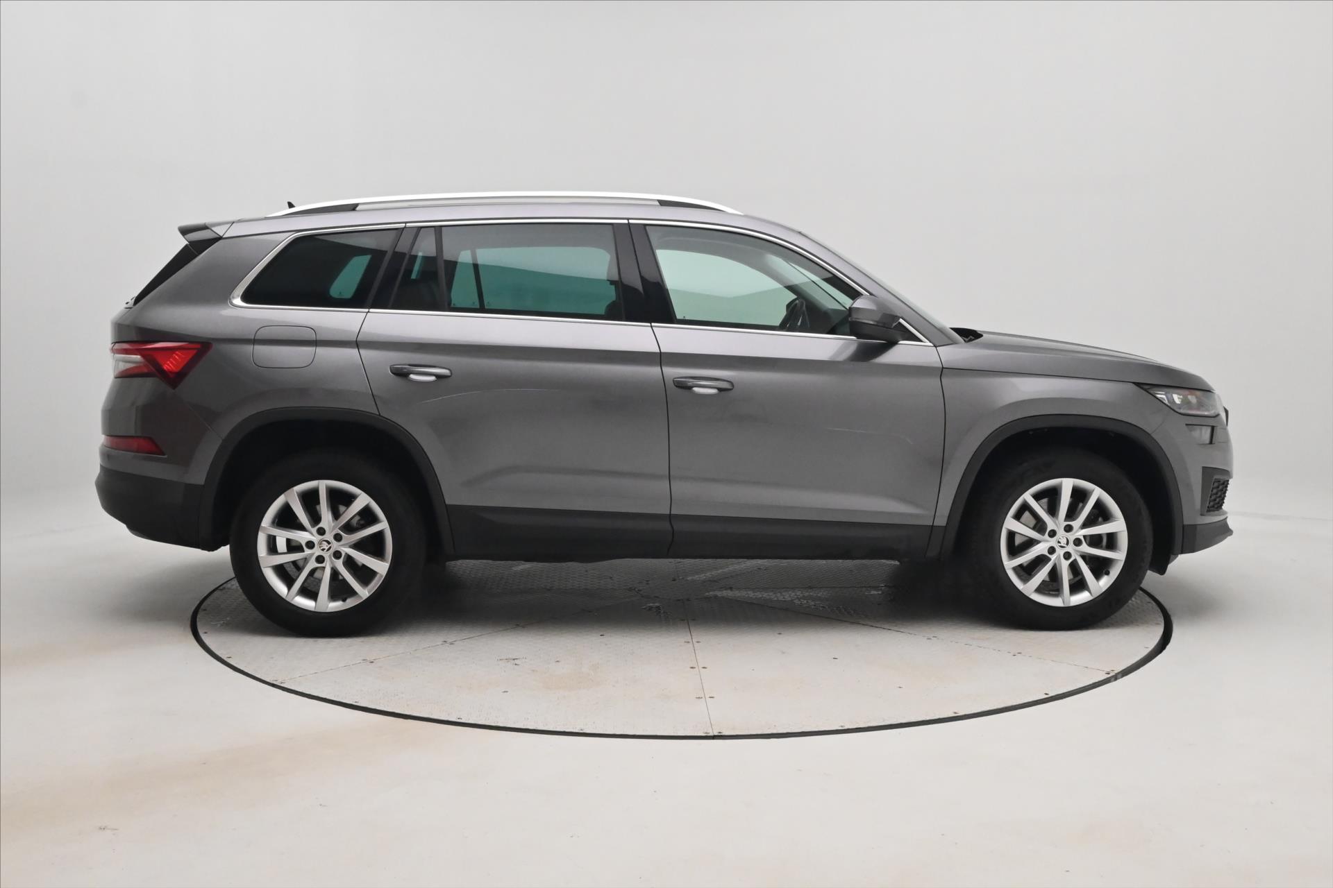 Hlavní fotografie vozu Škoda Kodiaq 2,0 TDI 110kW DSG 7MÍST Style Záruka až 5 let (5)