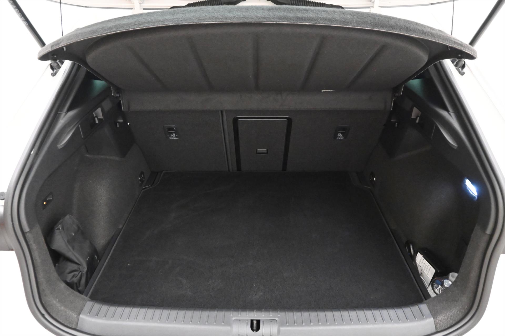 Hlavní fotografie vozu Cupra Formentor 2,0 TDI 110kW DSG 4x4 Záruka až 5 let (11)