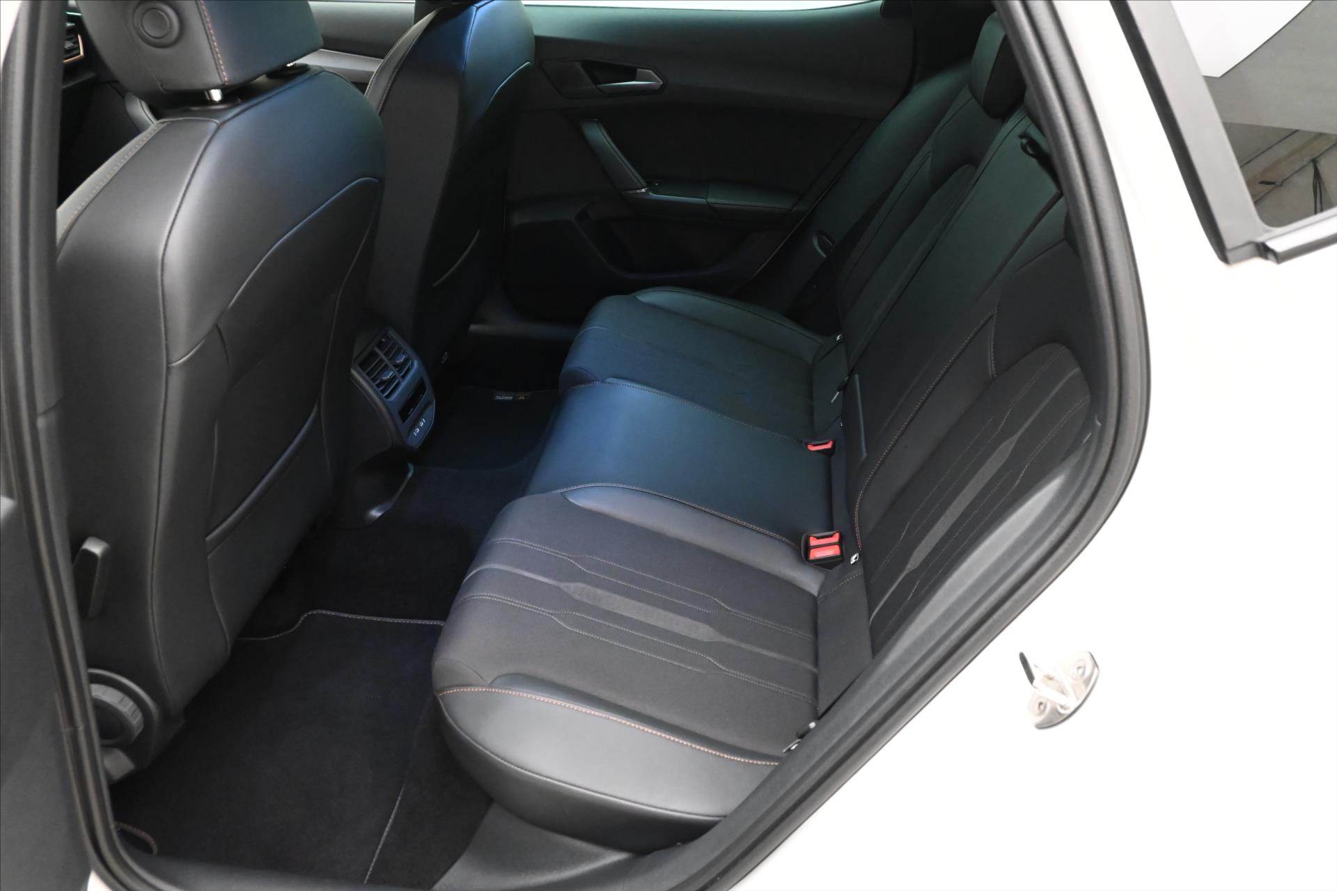 Hlavní fotografie vozu Cupra Formentor 2,0 TDI 110kW DSG 4x4 Záruka až 5 let (15)