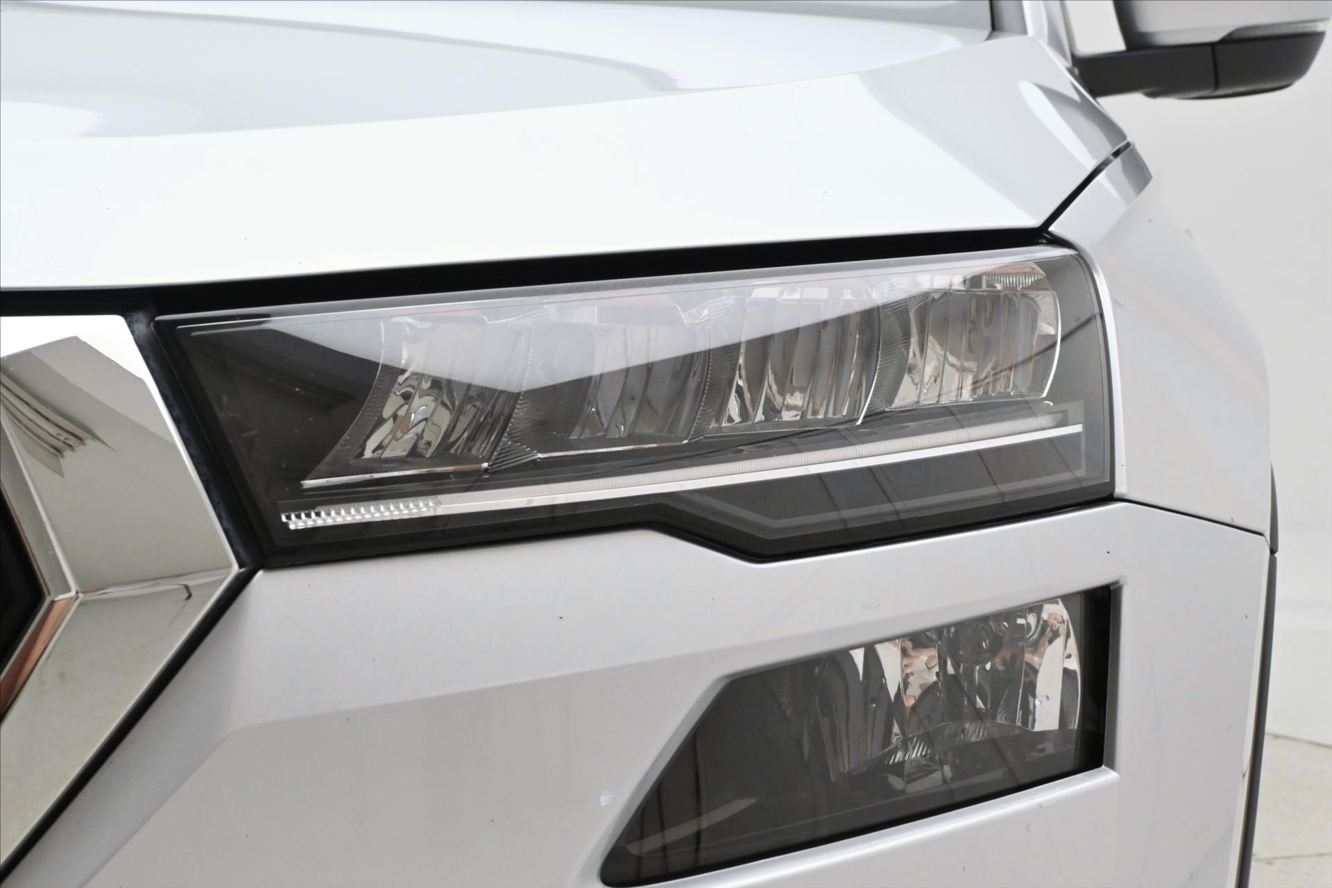 Hlavní fotografie vozu Škoda Karoq 2,0 TDI 85kW DSG VIRTUAL EL.KUFR Záruka až 5 let (30)