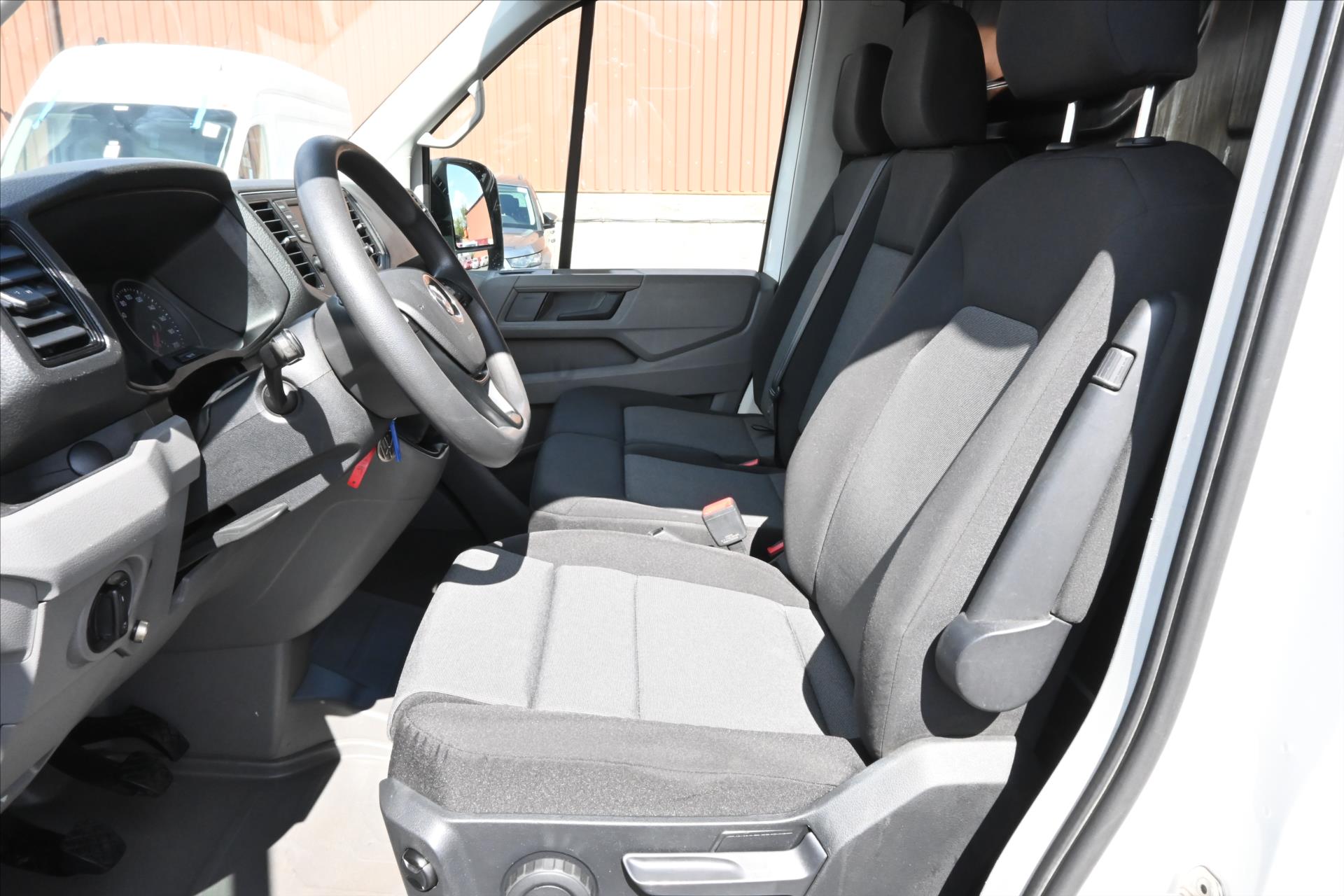 Main photo of the car Volkswagen Crafter 2.0 TDI 103kW L3H2 Warranty up to 5 years (13)