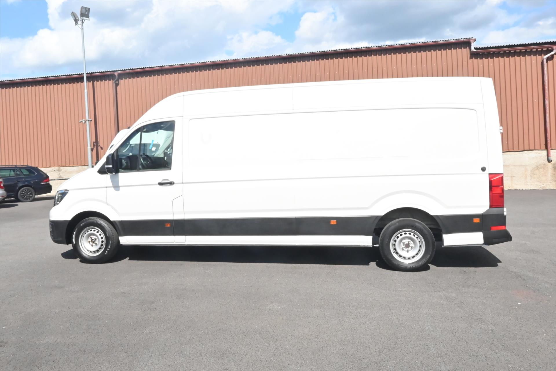 Main photo of the car Volkswagen Crafter 2.0 TDI 103kW L3H2 Warranty up to 5 years (8)