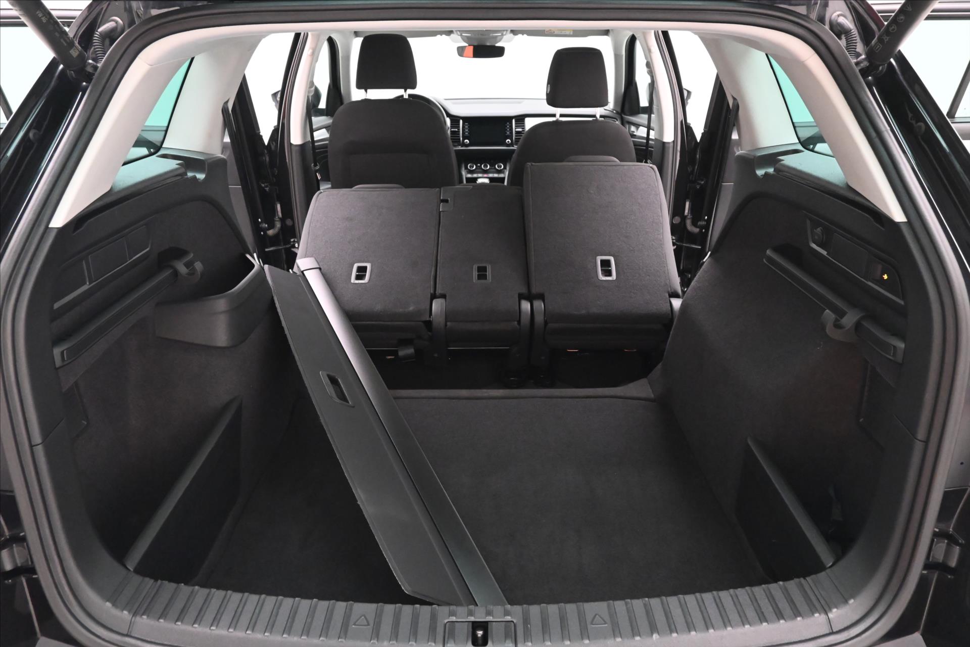 Hlavní fotografie vozu Škoda Kodiaq 2,0 TDI 147 kW DSG 4x4 TAŽNÉ Záruka až 5 let (11)