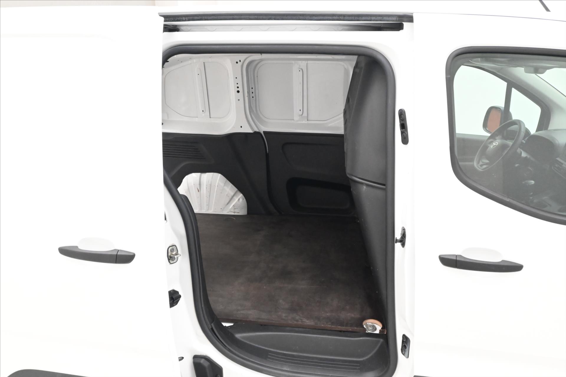 Hlavní fotografie vozu Toyota Proace 1,5 D-4D 75kW ČR 1.majitel Záruka až 5 let (12)