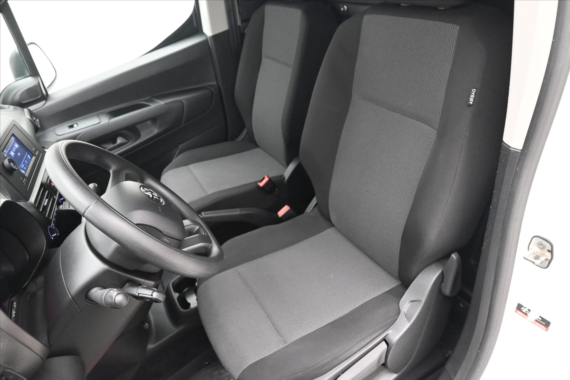 Hlavní fotografie vozu Toyota Proace 1,5 D-4D 75kW ČR 1.majitel Záruka až 5 let (27)