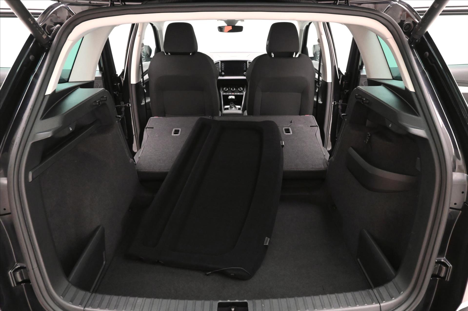 Hlavní fotografie vozu Škoda Karoq 2,0 TDI 85kW DSG TAŽNÉ Záruka až 5 let (12)