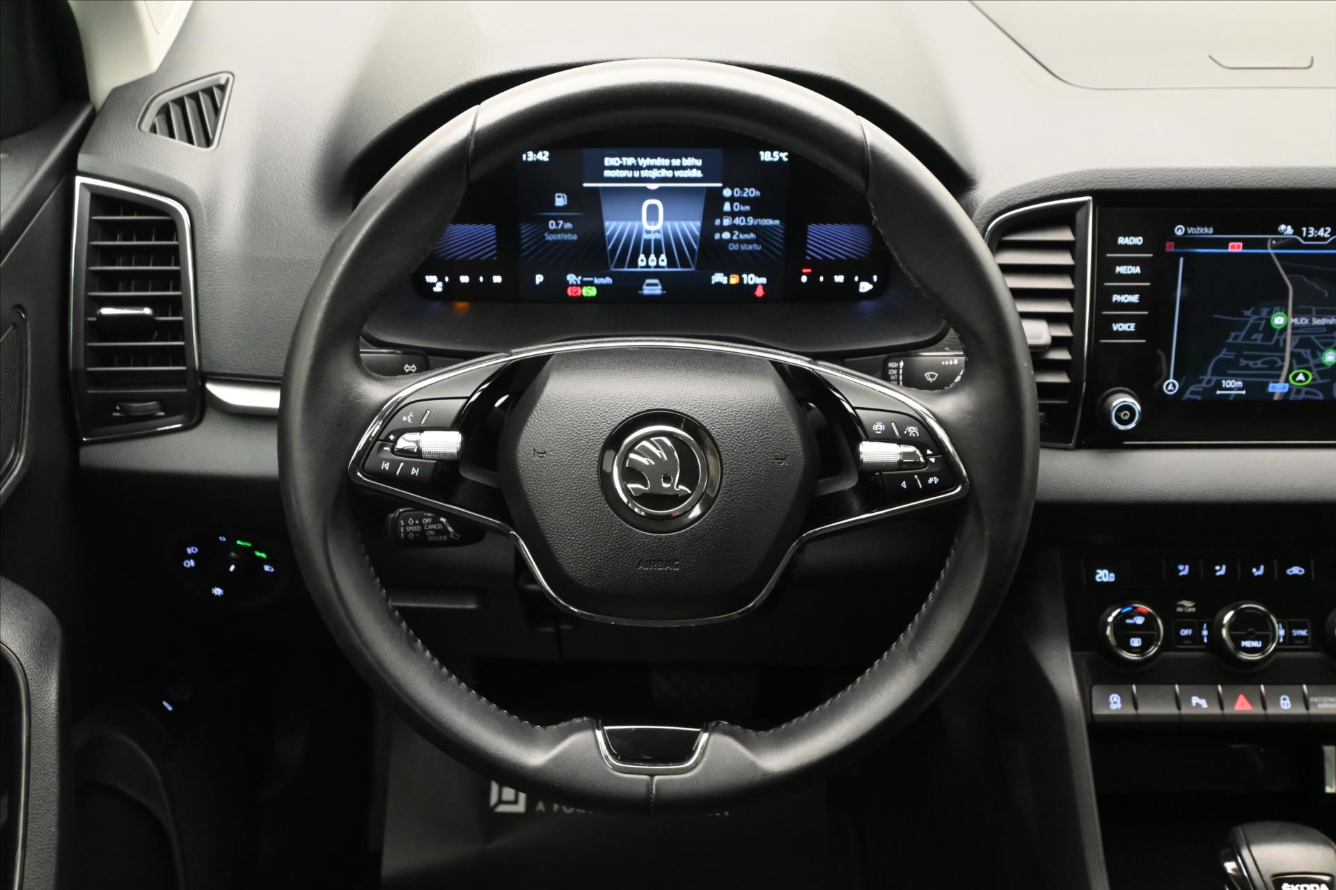Hlavní fotografie vozu Škoda Karoq 2,0 TDI 85kW DSG TAŽNÉ Záruka až 5 let (19)