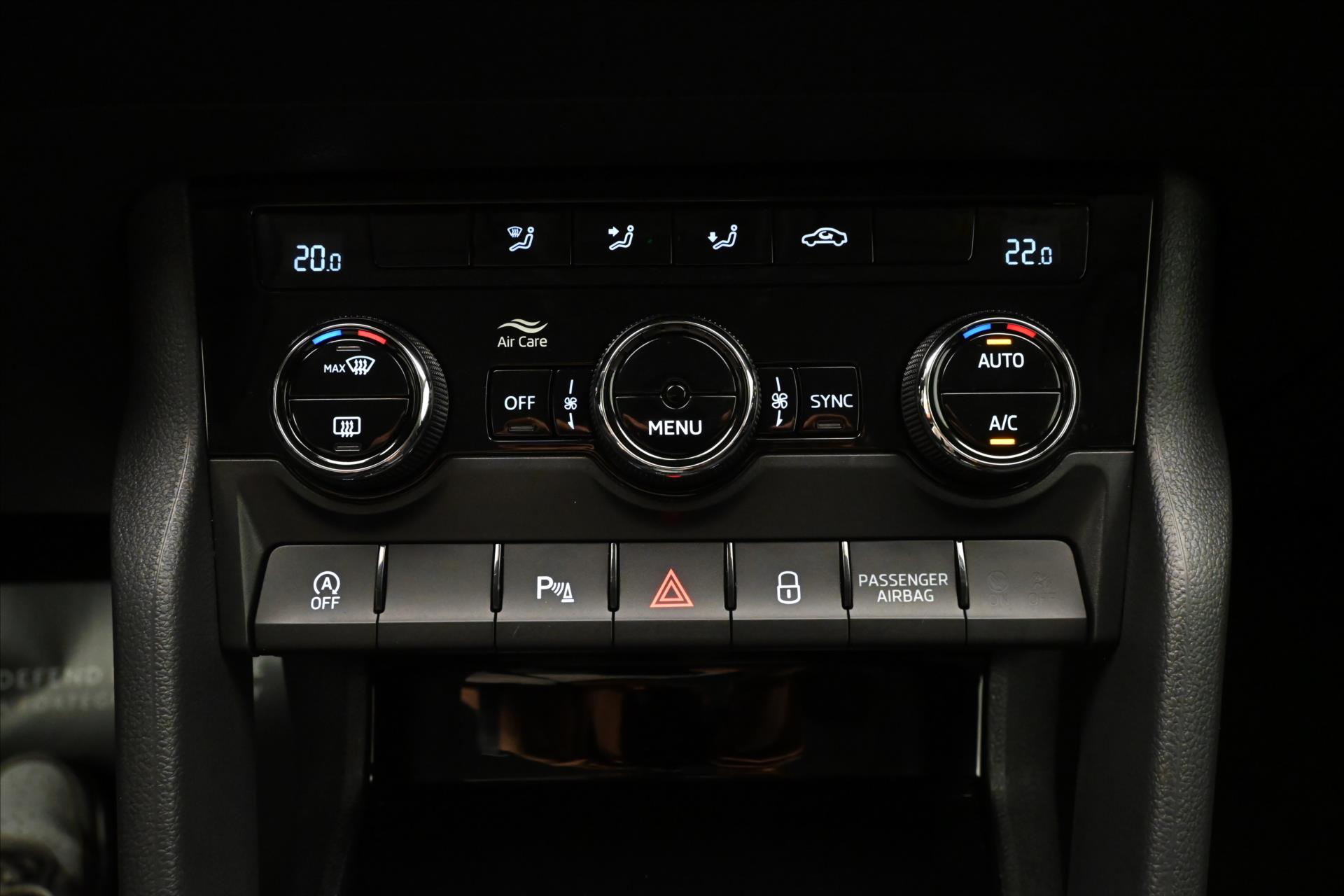Hlavní fotografie vozu Škoda Karoq 2,0 TDI 85kW DSG TAŽNÉ Záruka až 5 let (22)