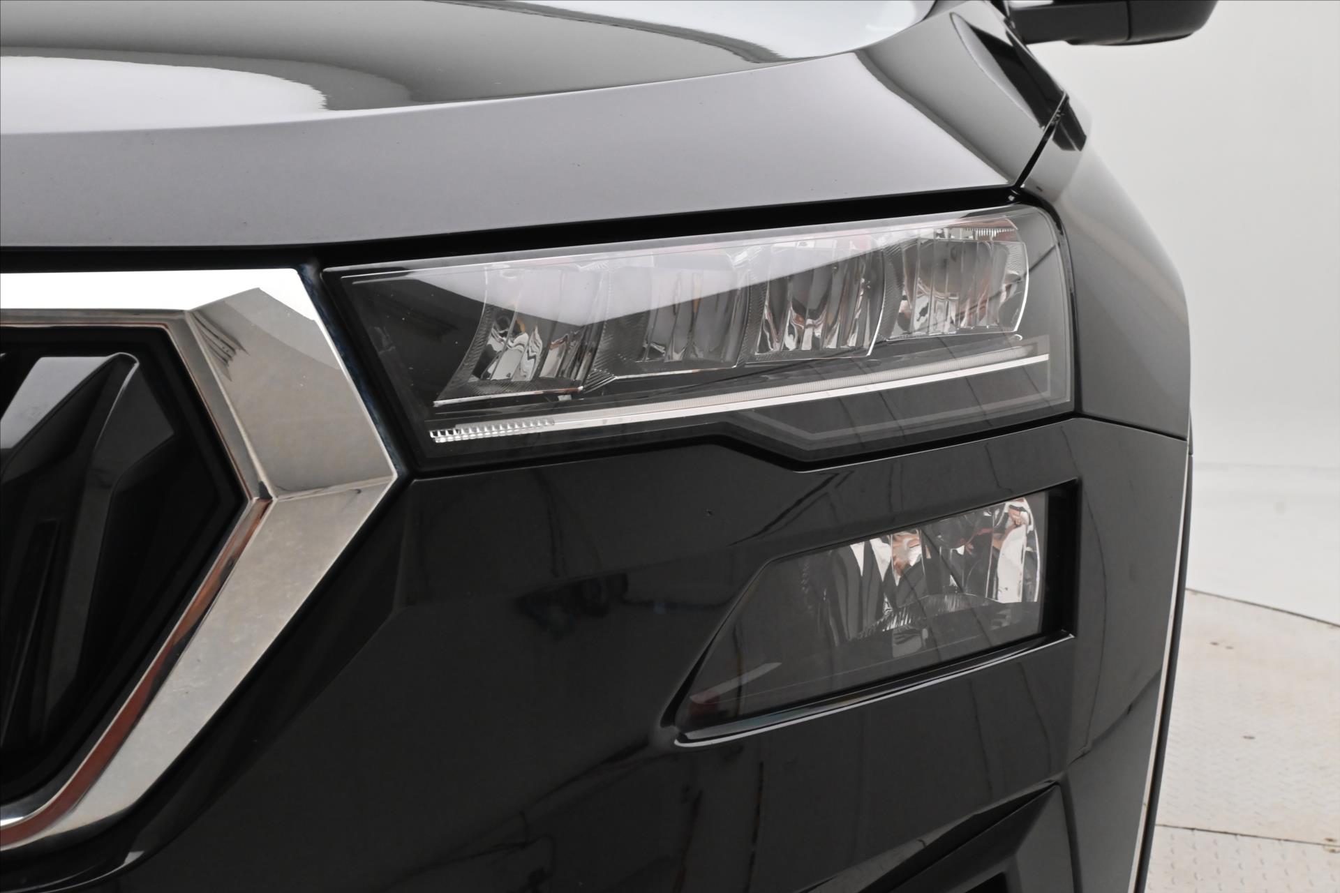 Hlavní fotografie vozu Škoda Karoq 2,0 TDI 85kW DSG TAŽNÉ Záruka až 5 let (31)