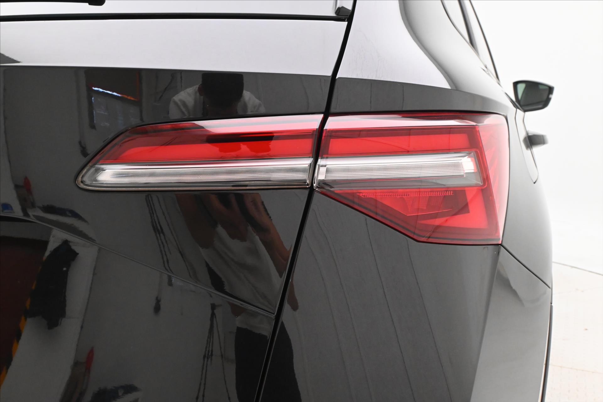Hlavní fotografie vozu Škoda Karoq 2,0 TDI 85kW DSG TAŽNÉ Záruka až 5 let (32)