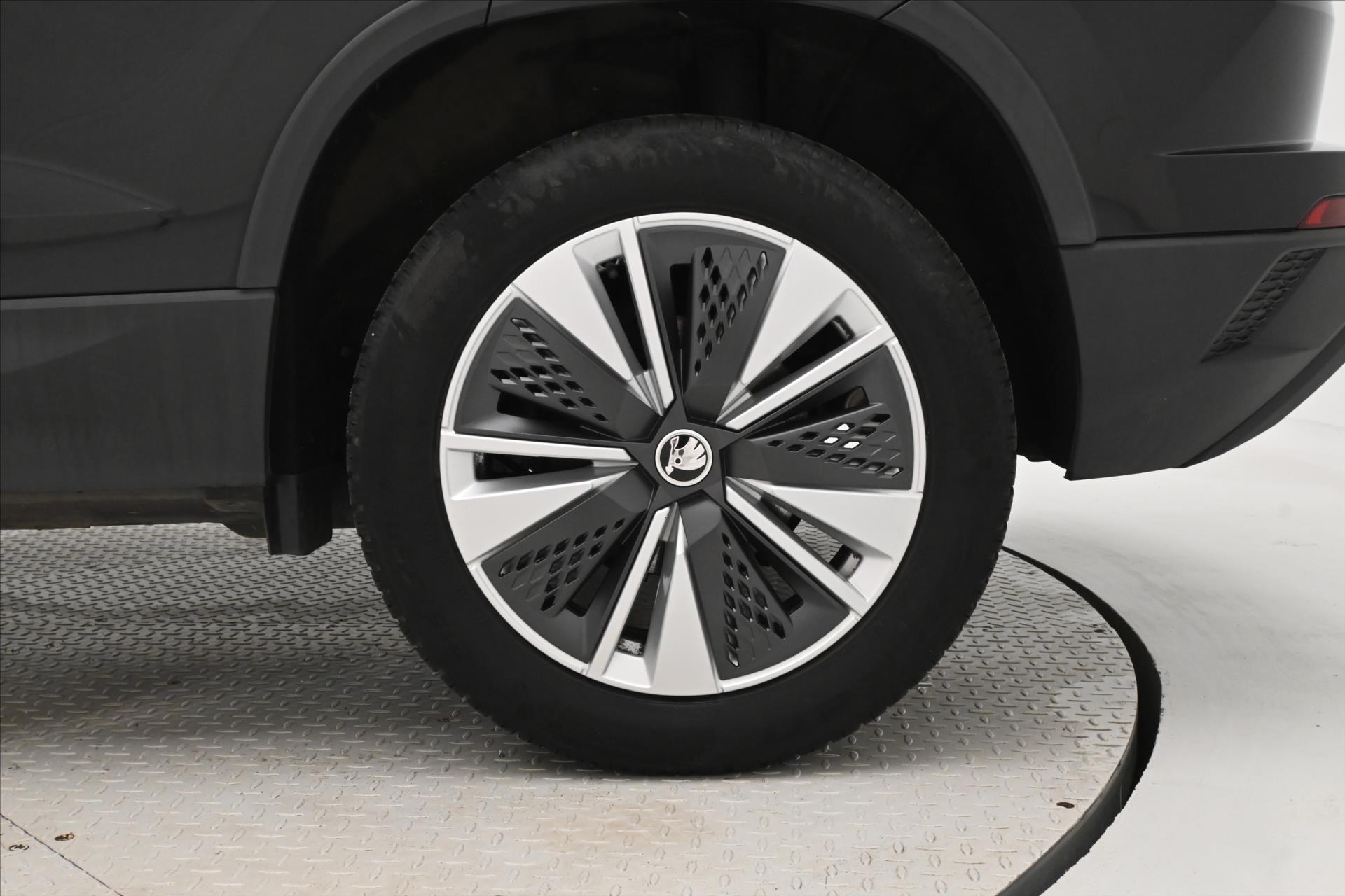 Hlavní fotografie vozu Škoda Karoq 2,0 TDI 85kW DSG TAŽNÉ Záruka až 5 let (33)