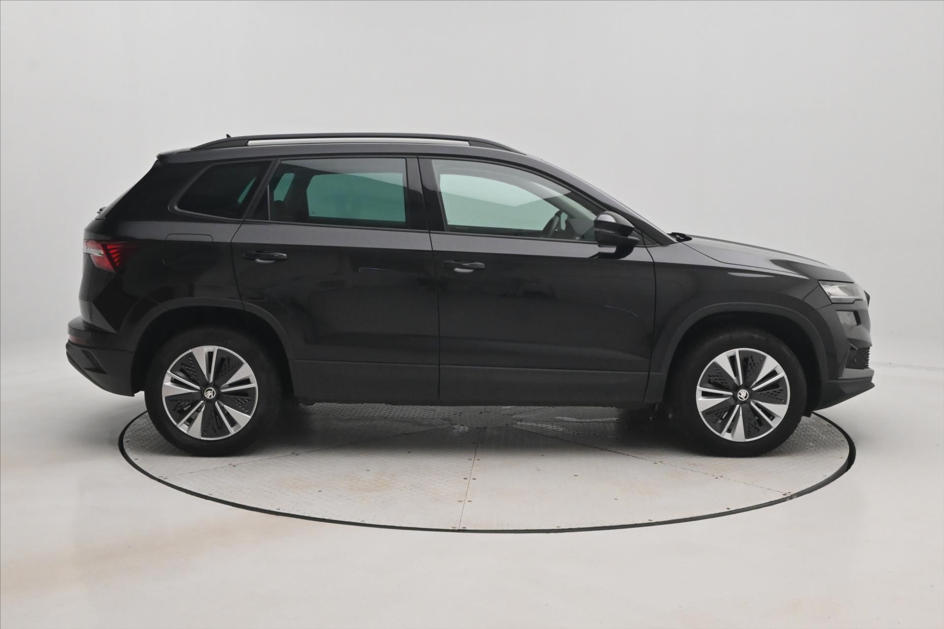Hlavní fotografie vozu Škoda Karoq 2,0 TDI 85kW DSG TAŽNÉ Záruka až 5 let (5)