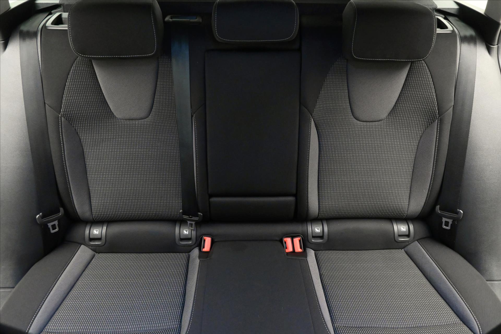 Hlavní fotografie vozu Škoda Octavia 2,0 TDI 110 kW DSG Ambition Záruka až 5 let (28)
