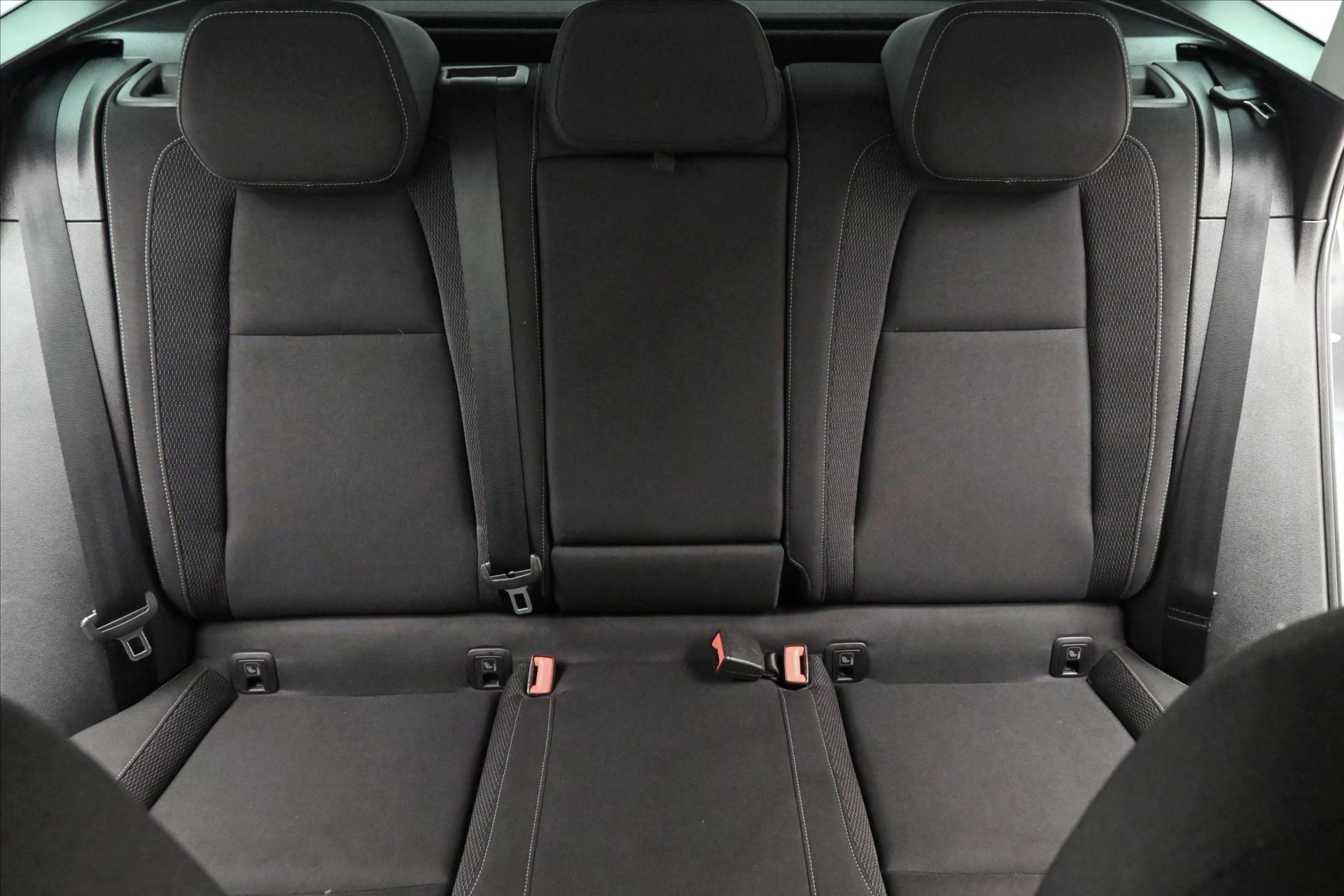Hlavní fotografie vozu Škoda Karoq 2,0 TDI 85kW DSG Ambition Záruka až 5 let (28)