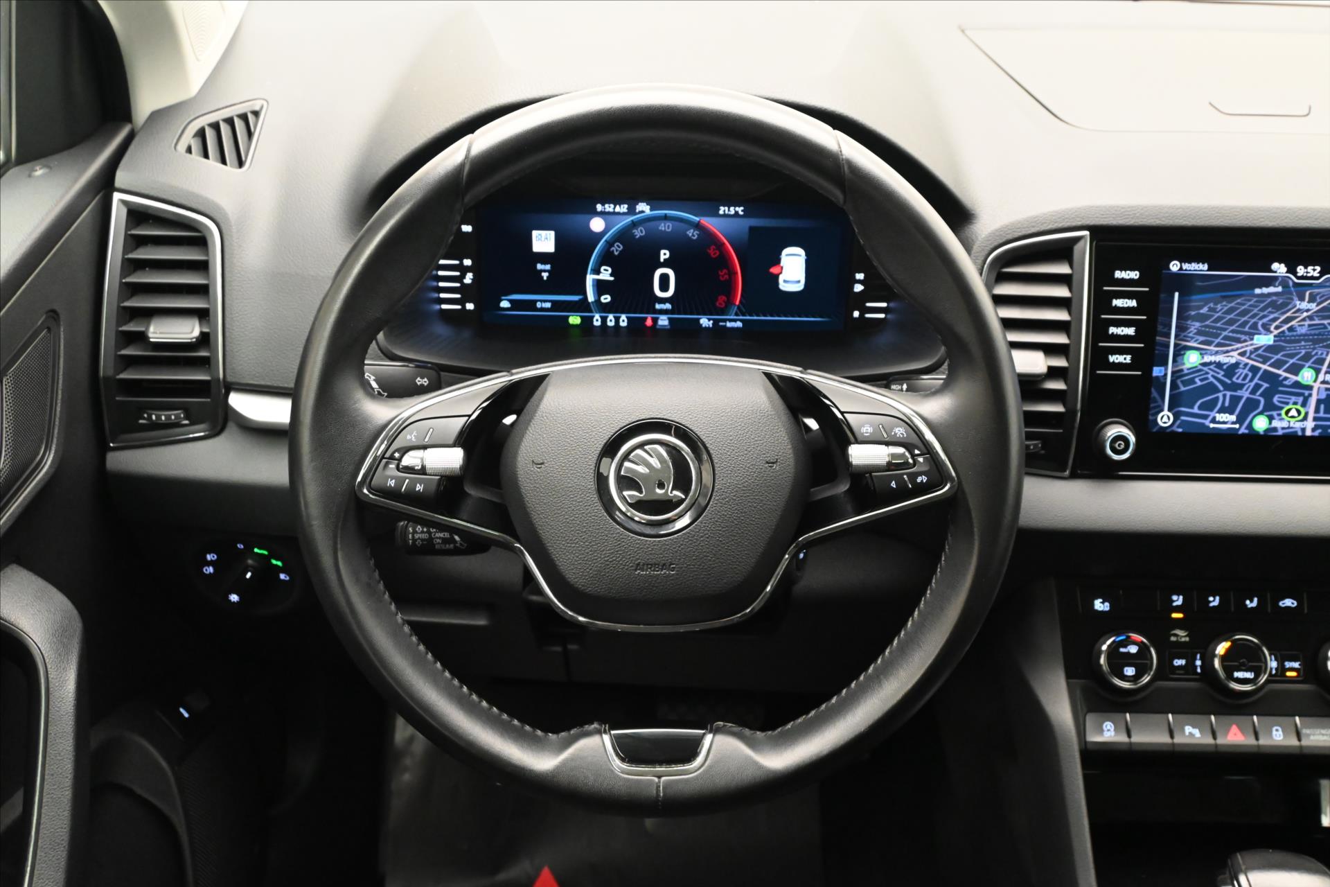 Hlavní fotografie vozu Škoda Karoq 2,0 TDI 85kW DSG EL.KUFR NAVI Záruka až 5 let (19)