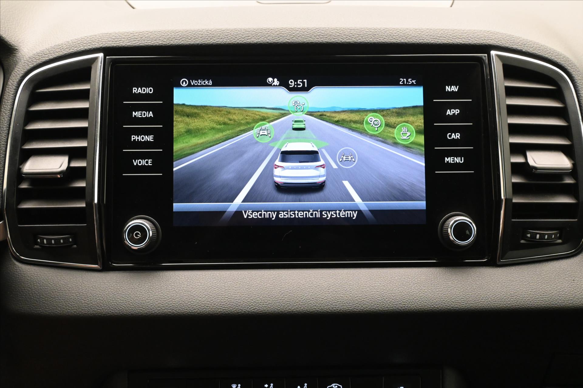 Hlavní fotografie vozu Škoda Karoq 2,0 TDI 85kW DSG EL.KUFR NAVI Záruka až 5 let (20)