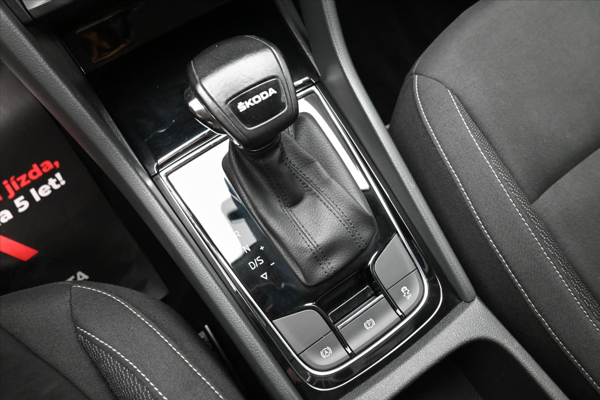 Hlavní fotografie vozu Škoda Karoq 2,0 TDI 85kW DSG EL.KUFR NAVI Záruka až 5 let (23)