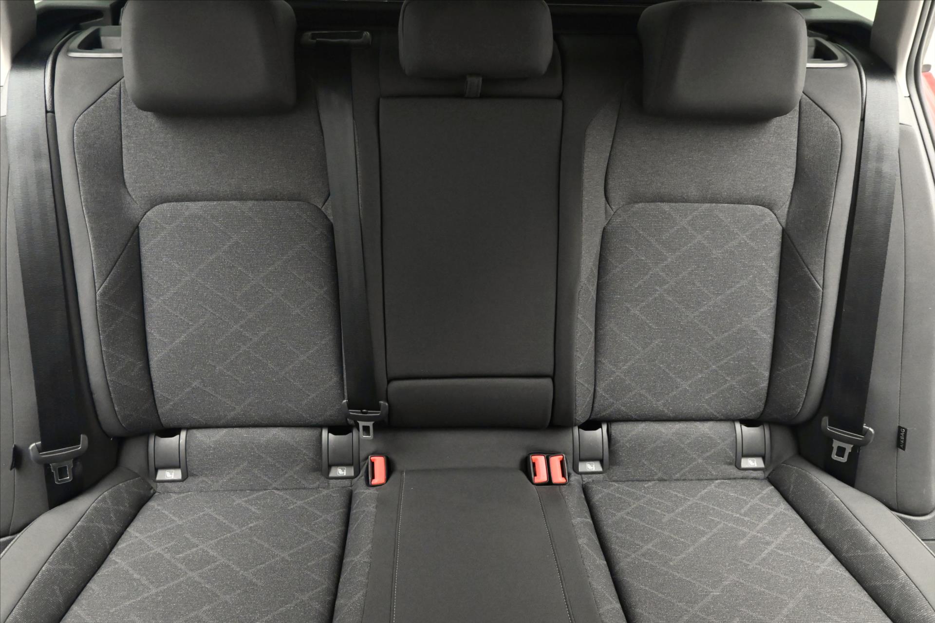 Hlavní fotografie vozu Volkswagen Golf 2,0 TDI 110 kW DSG Life Záruka až 5 let (27)