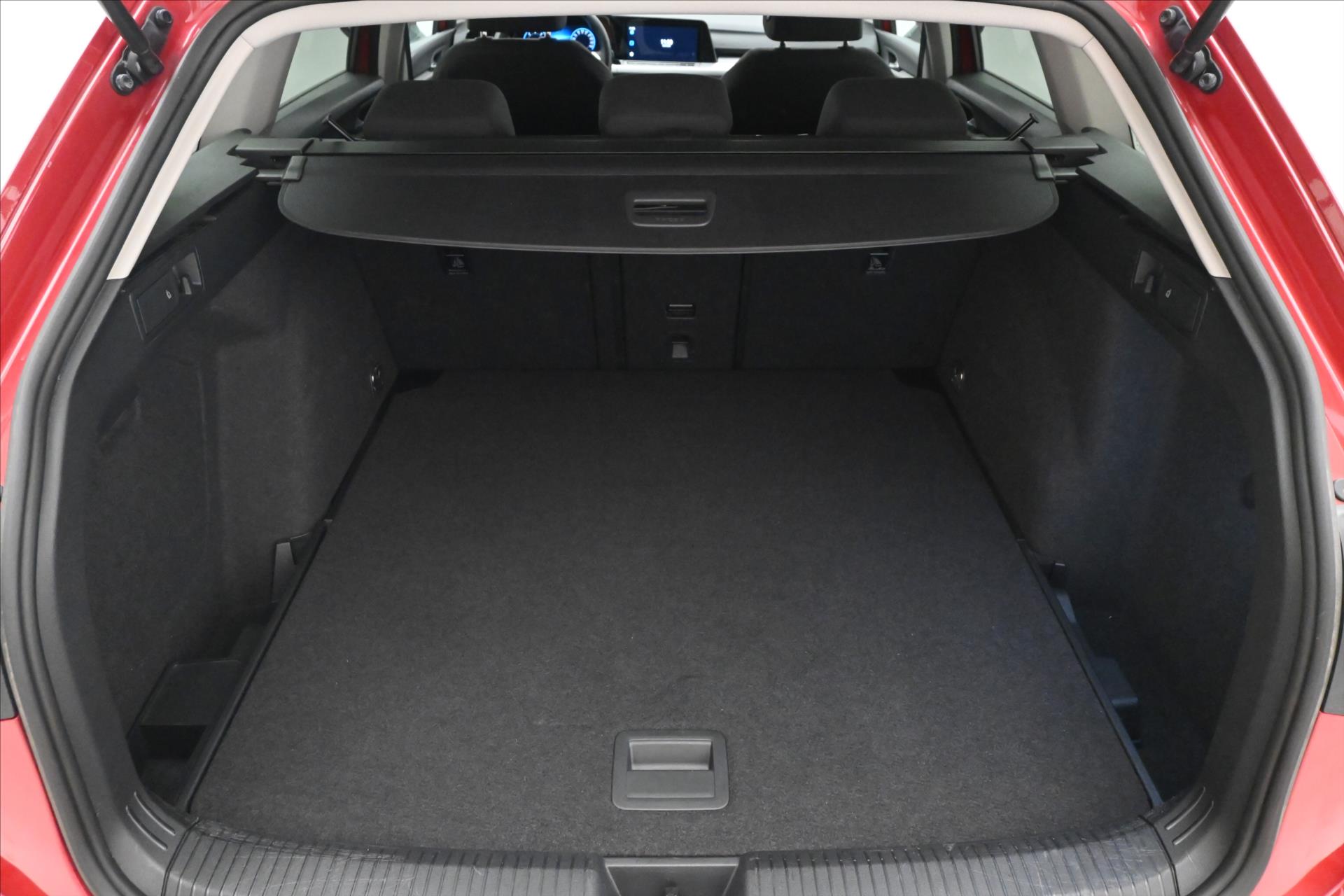 Hlavní fotografie vozu Volkswagen Golf 2,0 TDI 110kW DSG Life Záruka až 5 let (11)